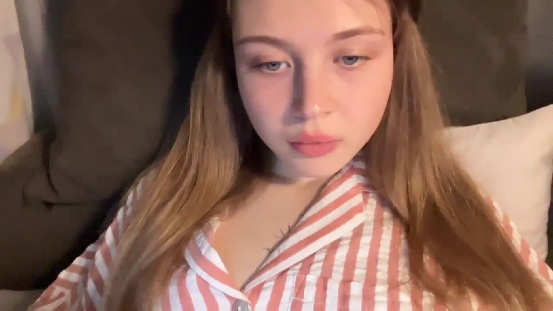 Gallery image thumbnail from Coconut_dream's myfreecams stream on, 11/21/2024, 19:52 image 4 of 20