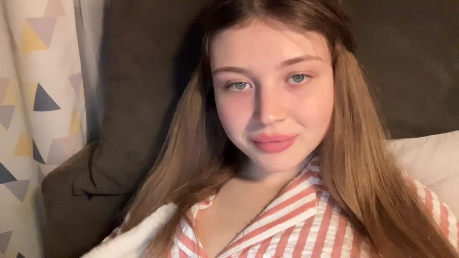 Gallery image thumbnail from Coconut_dream's myfreecams stream on, 11/21/2024, 19:52 image 8 of 20
