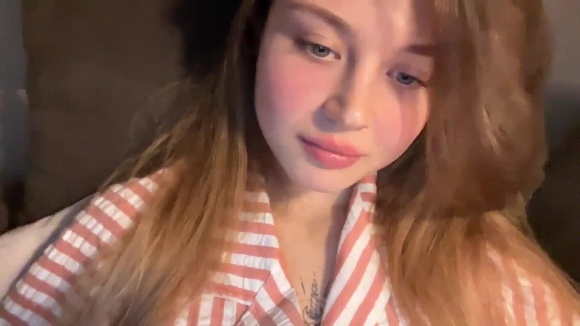 Gallery image thumbnail from Coconut_dream's myfreecams stream on, 11/22/2024, 21:04 image 7 of 20