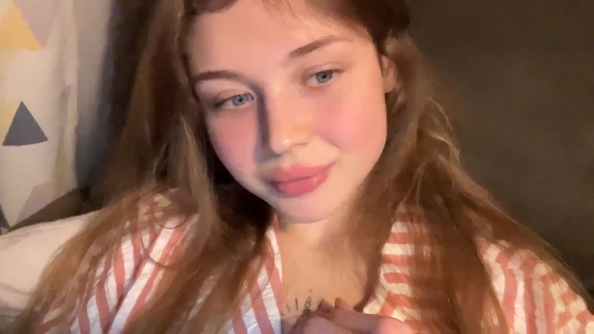 Gallery image thumbnail from Coconut_dream's myfreecams stream on, 11/22/2024, 21:04 image 14 of 20