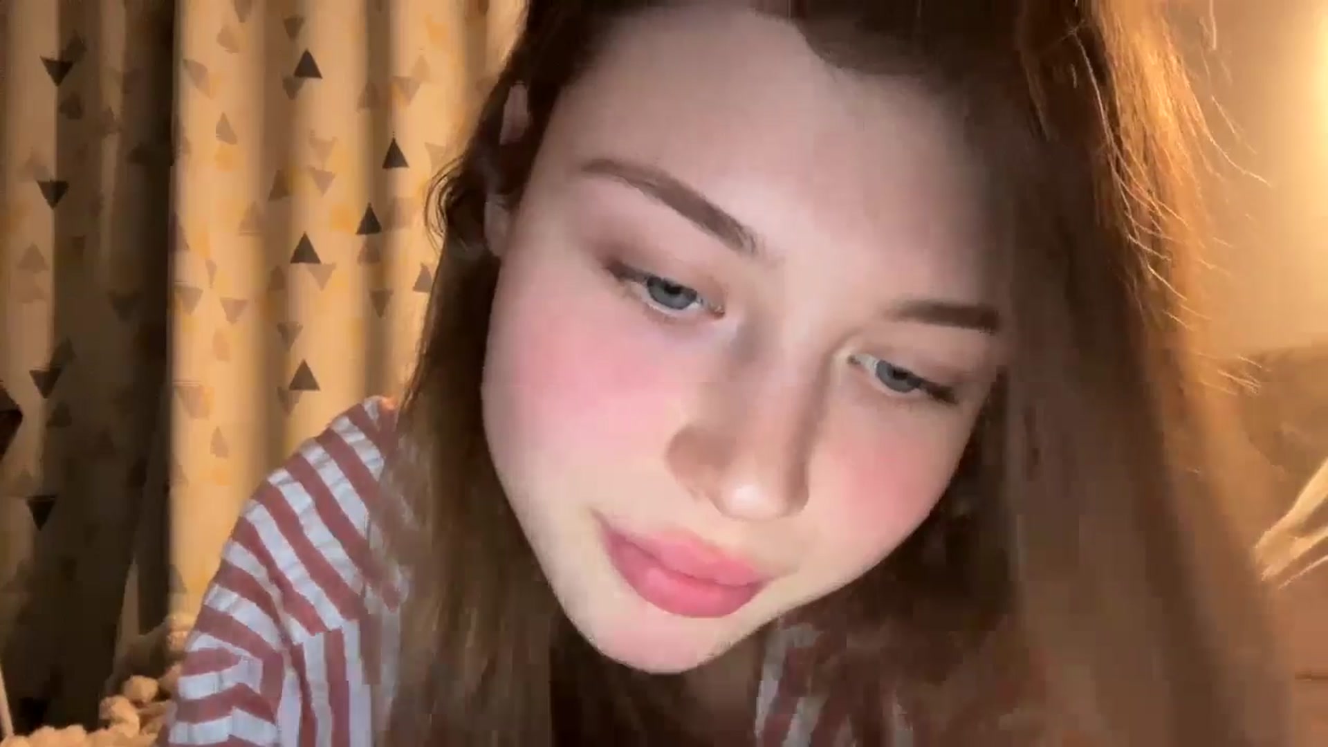 Gallery image thumbnail from Coconut_dream's myfreecams stream on, 11/22/2024, 21:04 image 18 of 20