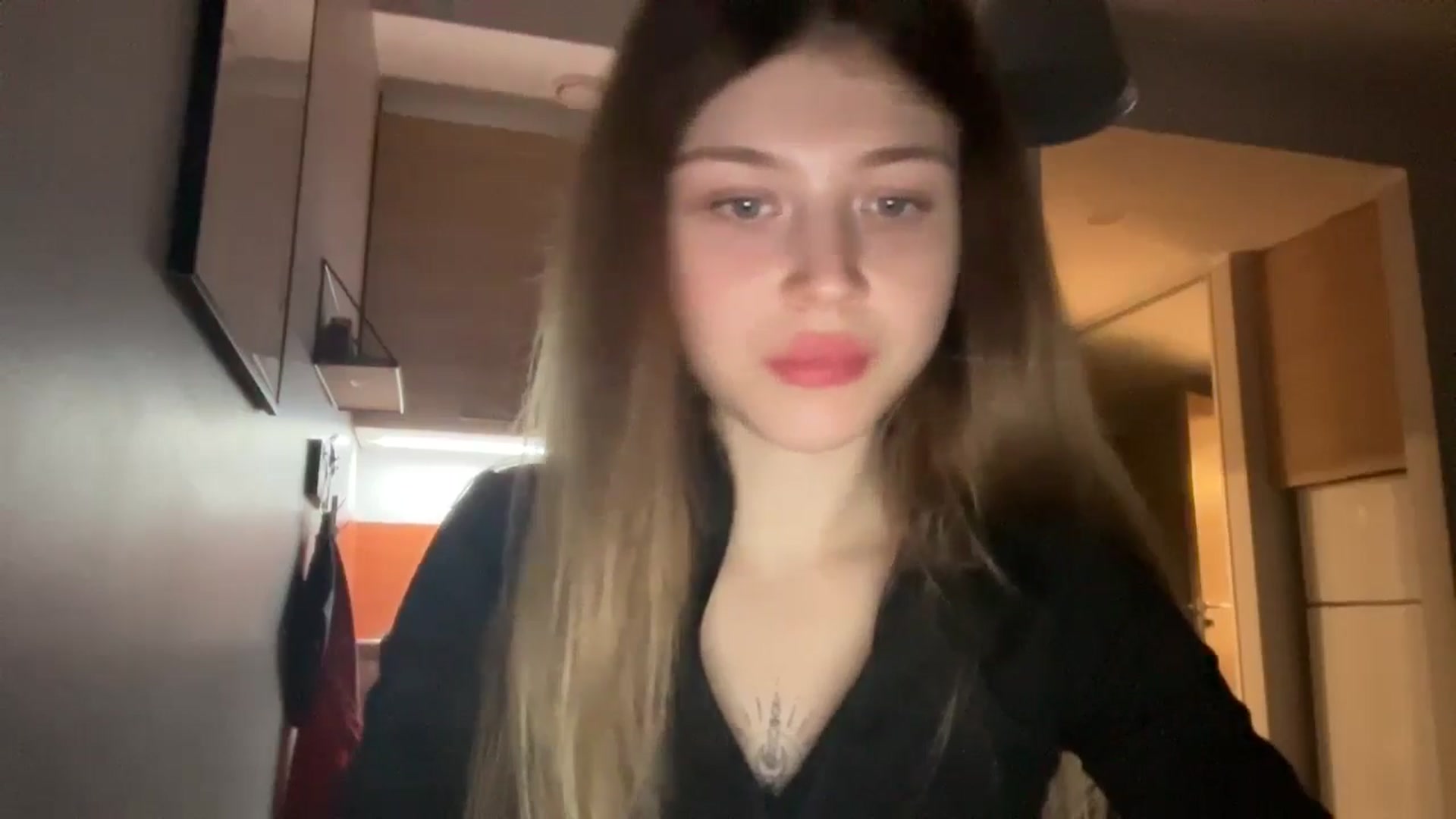 Gallery image thumbnail from Coconut_dream's myfreecams stream on, 11/23/2024, 19:00 image 2 of 20