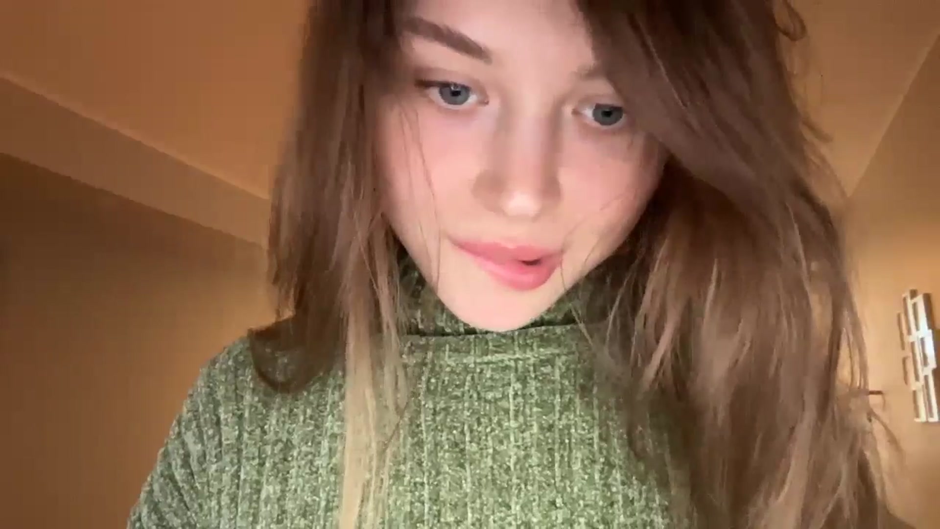 Gallery image thumbnail from Coconut_dream's myfreecams stream on, 11/25/2024, 10:15 image 4 of 20