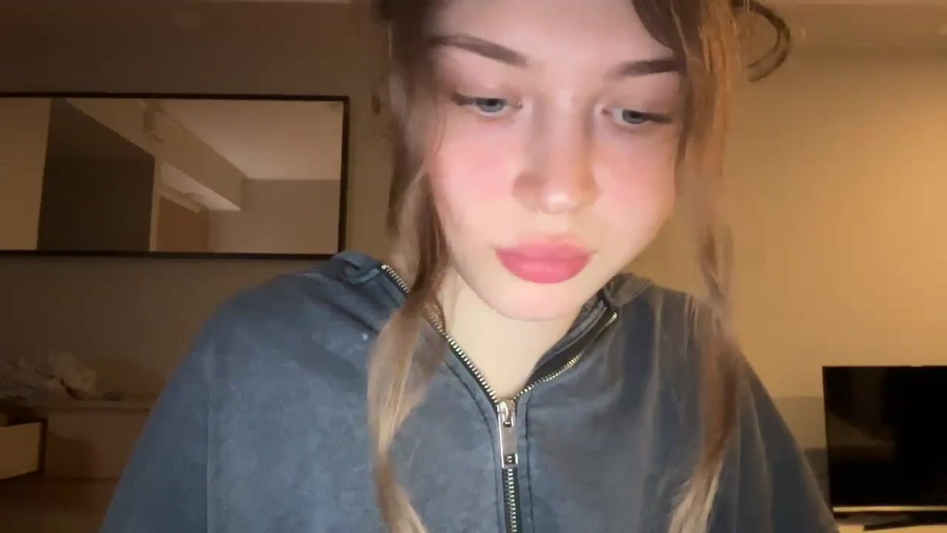 Gallery image thumbnail from Coconut_dream's myfreecams stream on, 11/26/2024, 19:24 image 17 of 20