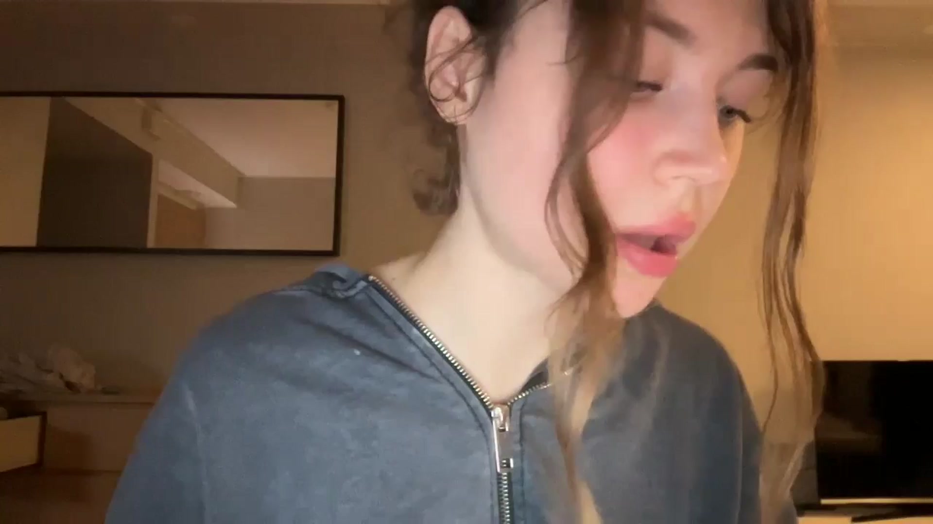 Gallery image thumbnail from Coconut_dream's myfreecams stream on, 11/26/2024, 19:24 image 13 of 20
