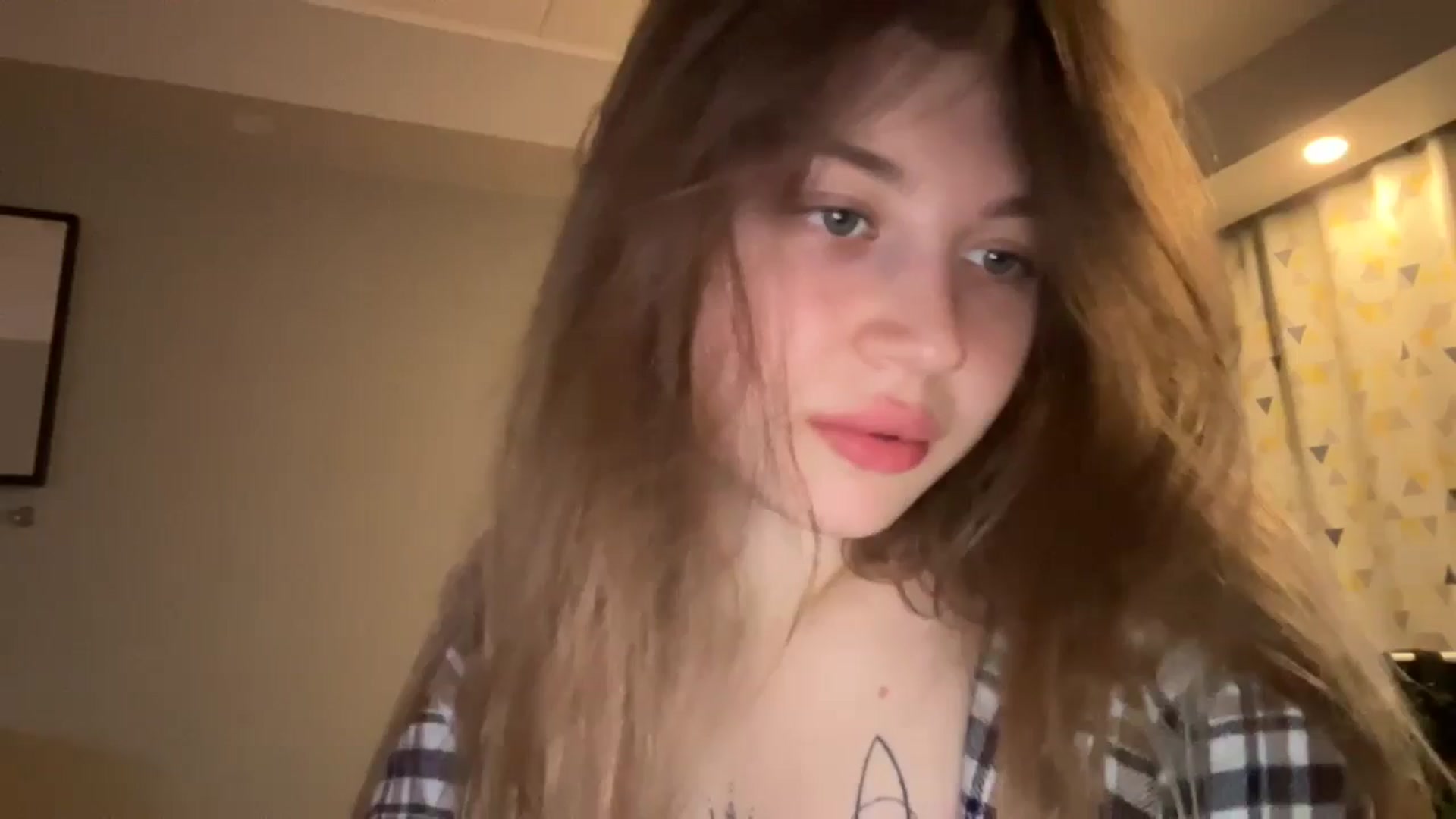 Gallery image thumbnail from Coconut_dream's myfreecams stream on, 12/01/2024, 08:23 image 2 of 20