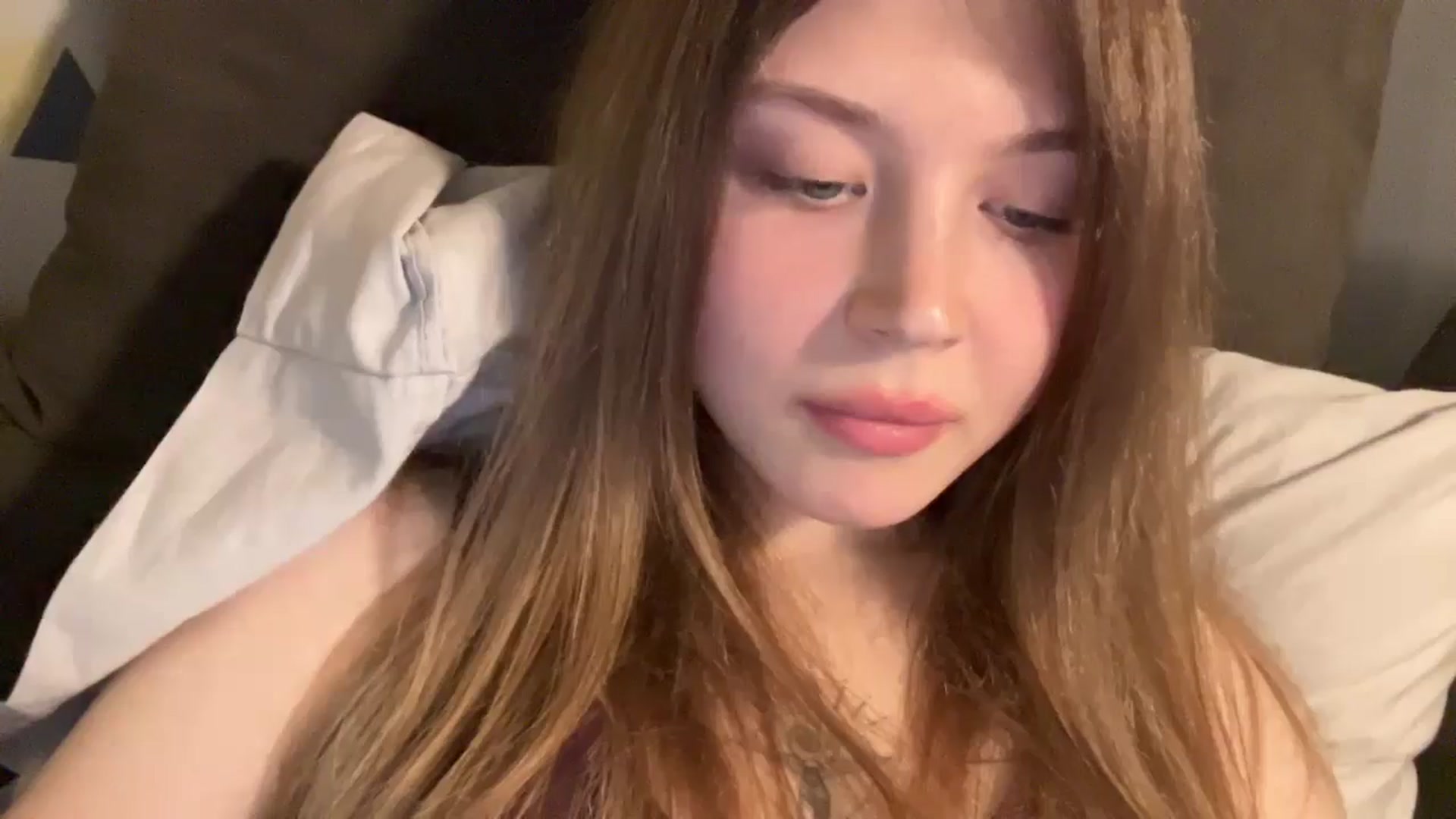Gallery image thumbnail from Coconut_dream's myfreecams stream on, 12/02/2024, 21:00 image 17 of 20