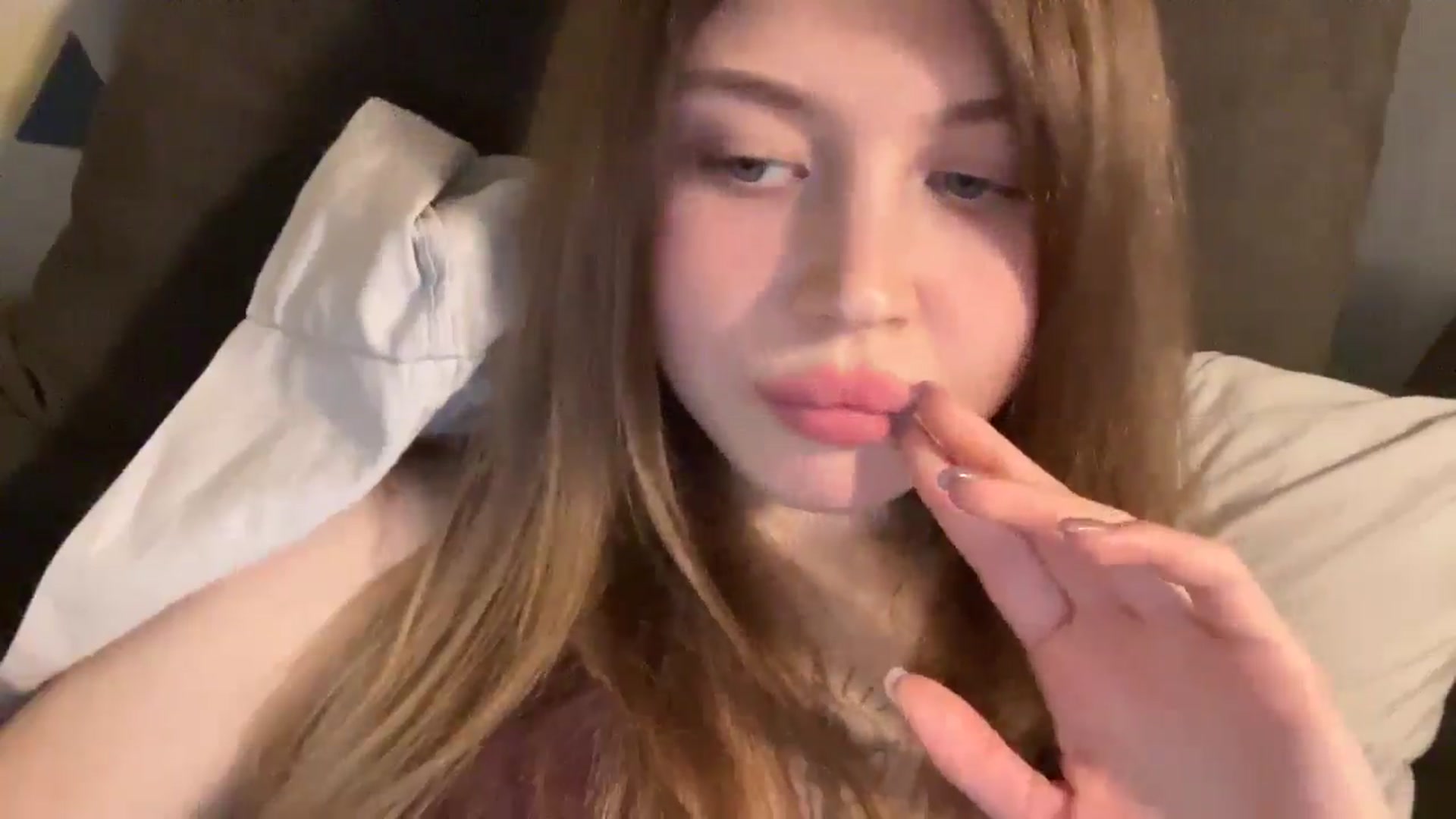 Gallery image thumbnail from Coconut_dream's myfreecams stream on, 12/02/2024, 21:00 image 18 of 20