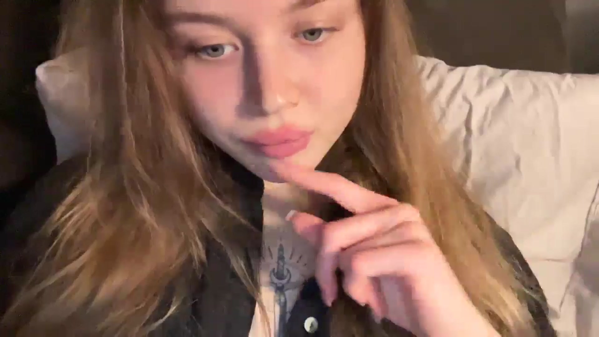 Gallery image thumbnail from Coconut_dream's myfreecams stream on, 12/03/2024, 21:23 image 15 of 20