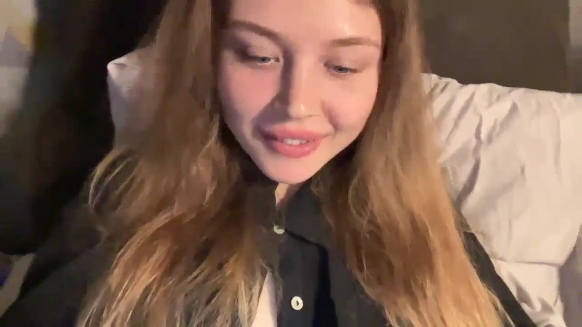 Gallery image thumbnail from Coconut_dream's myfreecams stream on, 12/03/2024, 21:23 image 19 of 20