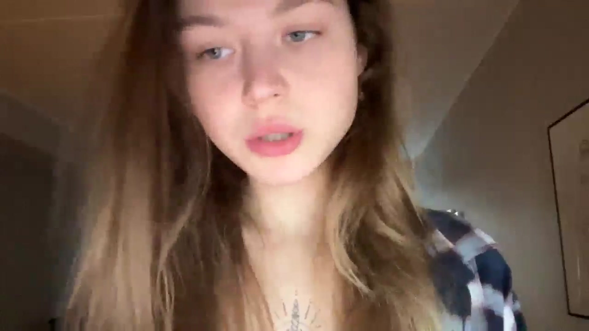 Gallery image thumbnail from Coconut_dream's myfreecams stream on, 12/08/2024, 10:10 image 17 of 20