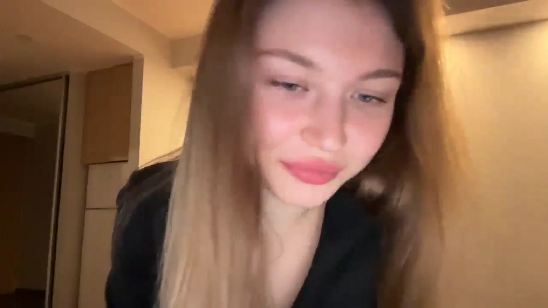 Gallery image thumbnail from Coconut_dream's myfreecams stream on, 12/08/2024, 21:33 image 12 of 20