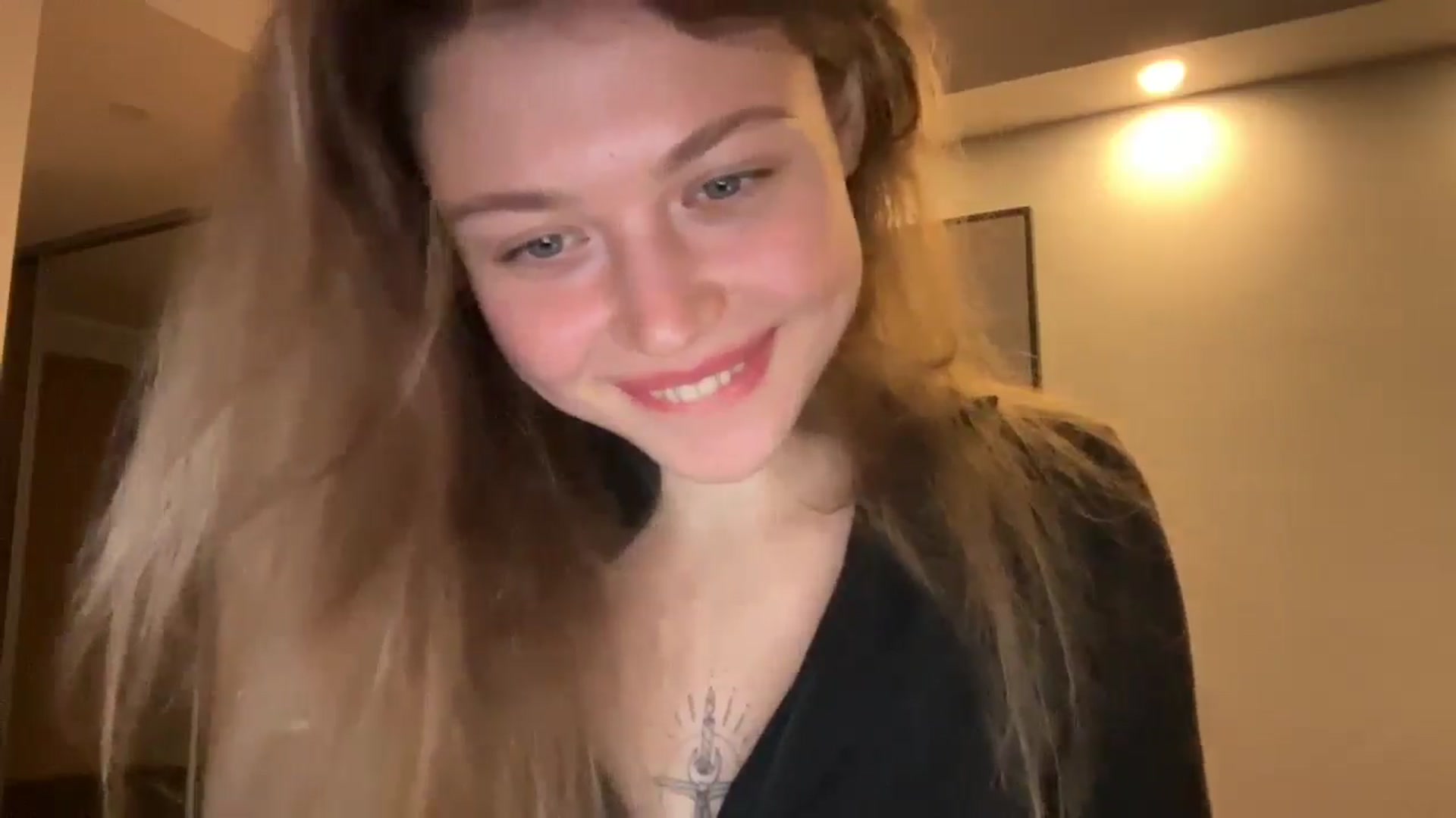 Gallery image thumbnail from Coconut_dream's myfreecams stream on, 12/08/2024, 21:33 image 15 of 20