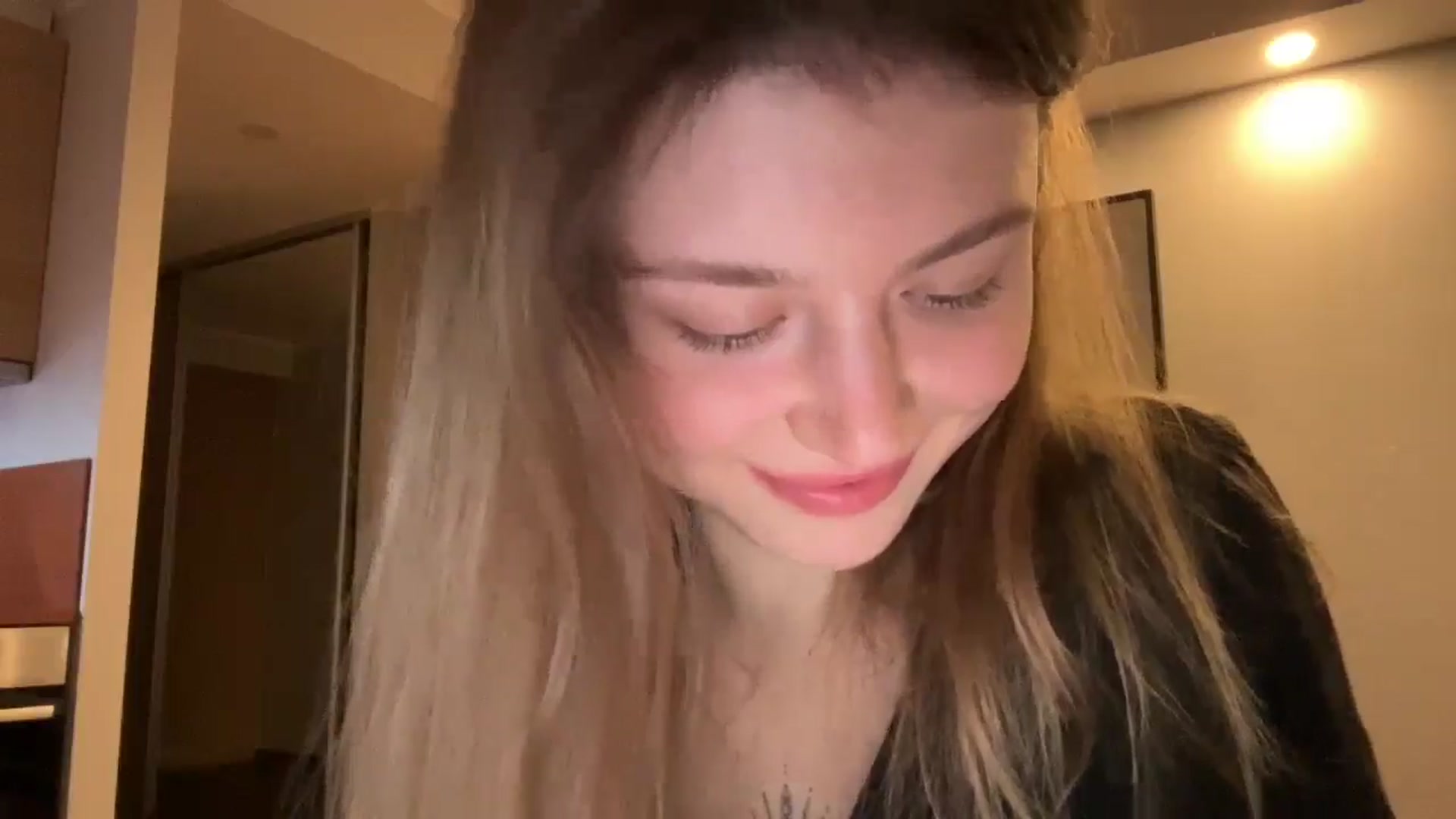 Gallery image thumbnail from Coconut_dream's myfreecams stream on, 12/08/2024, 21:33 image 17 of 20