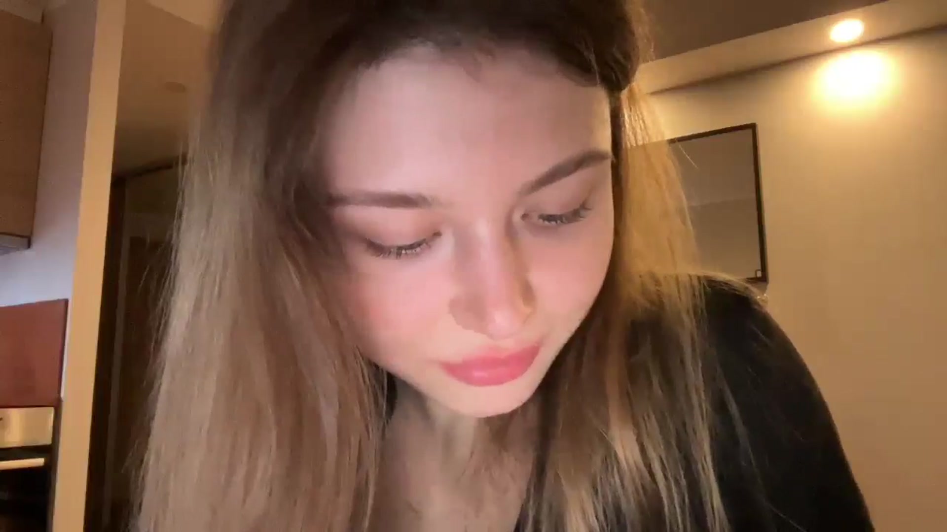 Gallery image thumbnail from Coconut_dream's myfreecams stream on, 12/08/2024, 21:33 image 18 of 20