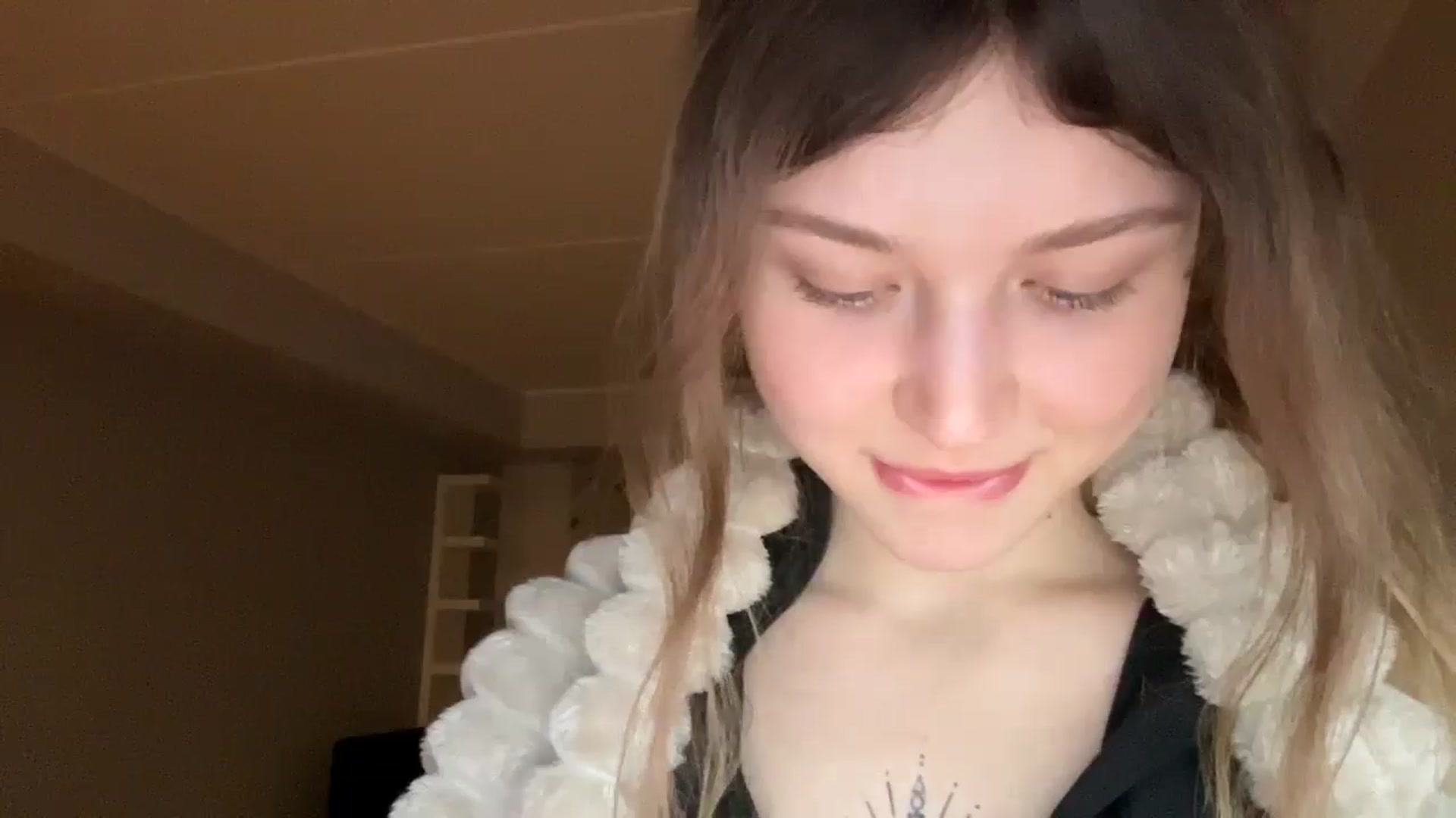 Gallery image thumbnail from Coconut_dream's myfreecams stream on, 12/10/2024, 15:56 image 8 of 20