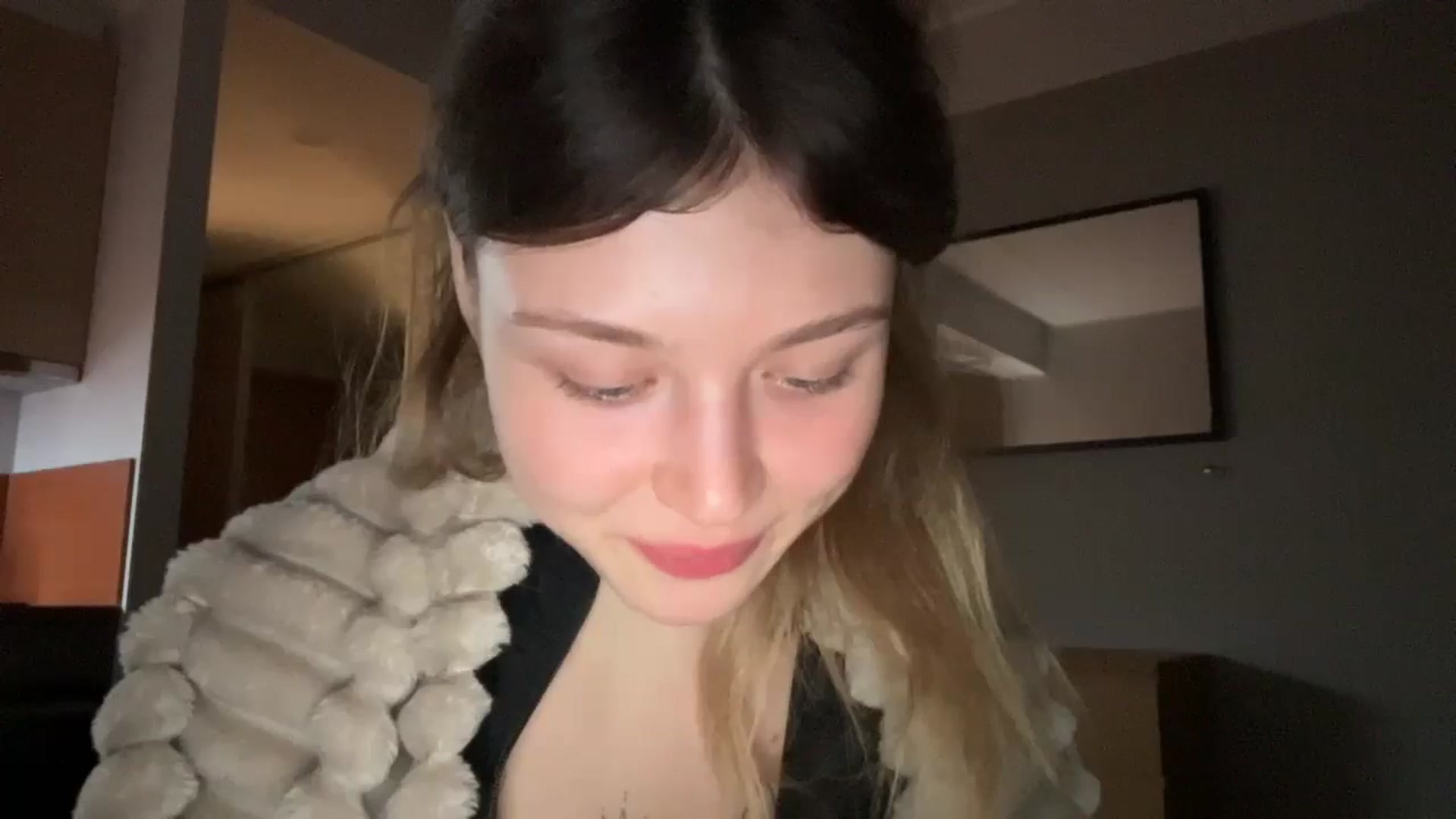 Gallery image thumbnail from Coconut_dream's myfreecams stream on, 12/10/2024, 19:12 image 13 of 20