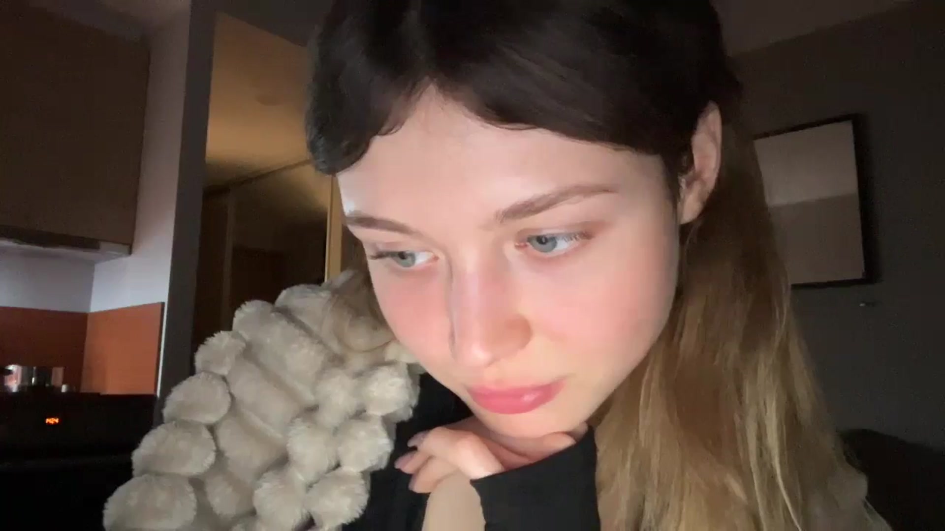 Gallery image thumbnail from Coconut_dream's myfreecams stream on, 12/10/2024, 19:12 image 17 of 20