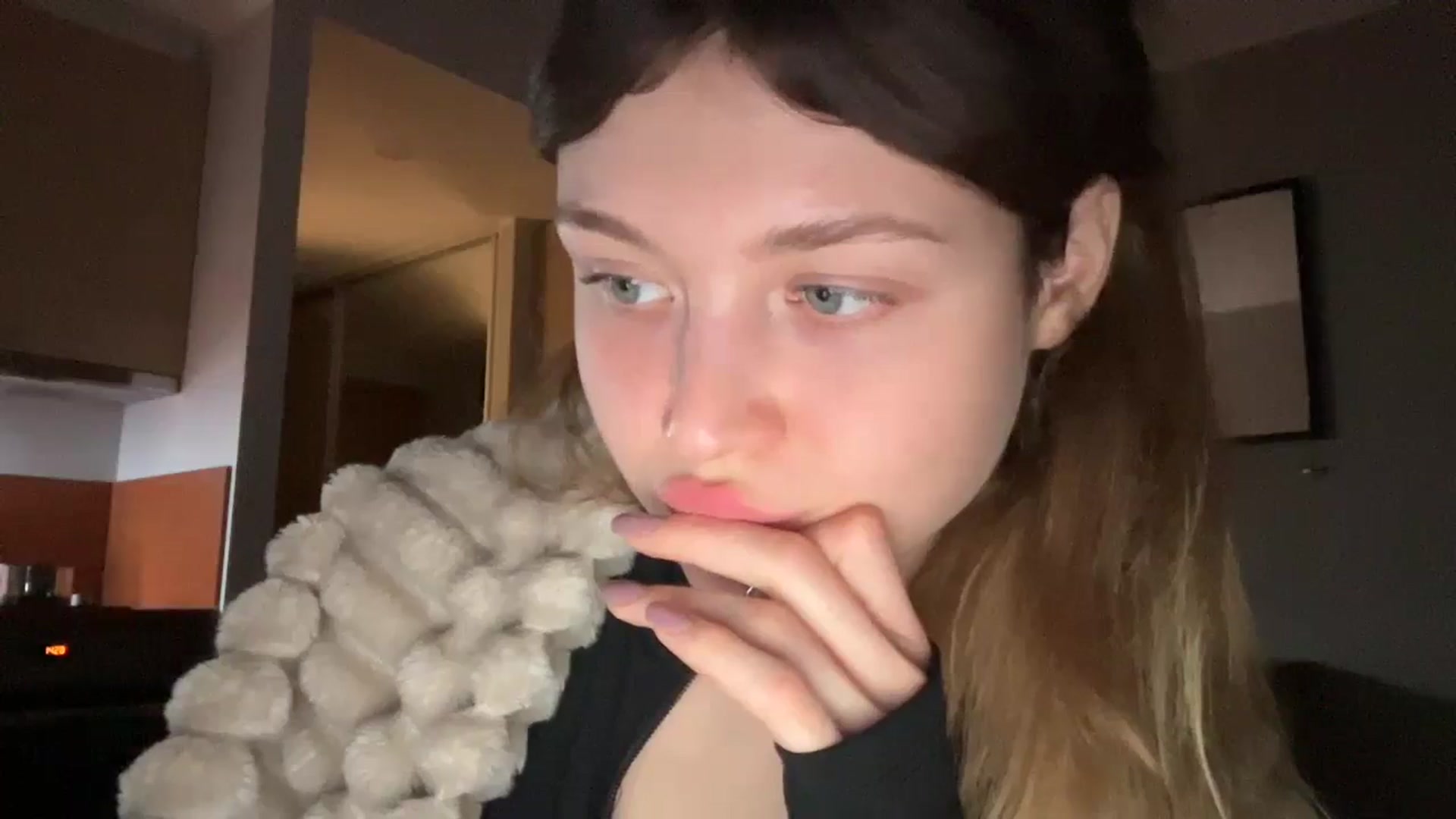 Gallery image thumbnail from Coconut_dream's myfreecams stream on, 12/10/2024, 19:12 image 19 of 20