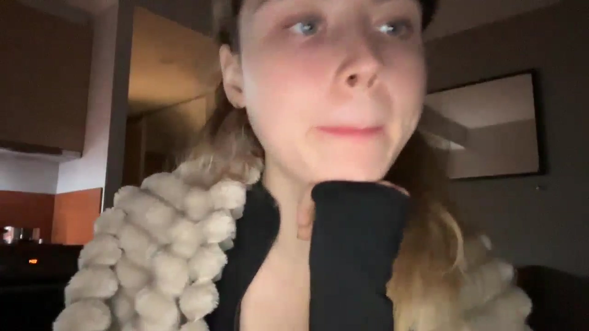 Gallery image thumbnail from Coconut_dream's myfreecams stream on, 12/10/2024, 19:12 image 16 of 20