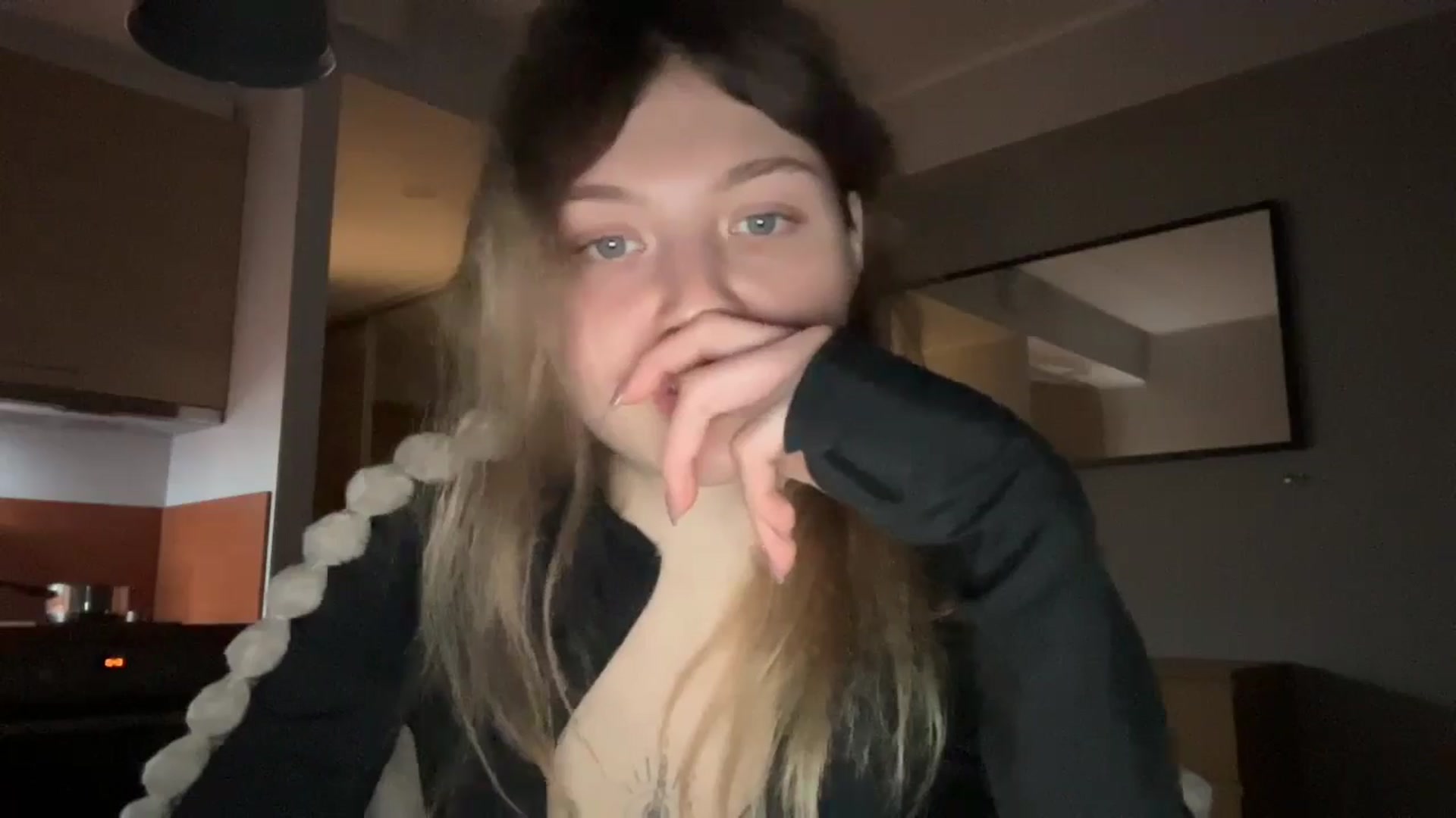 Gallery image thumbnail from Coconut_dream's myfreecams stream on, 12/10/2024, 20:38 image 13 of 20