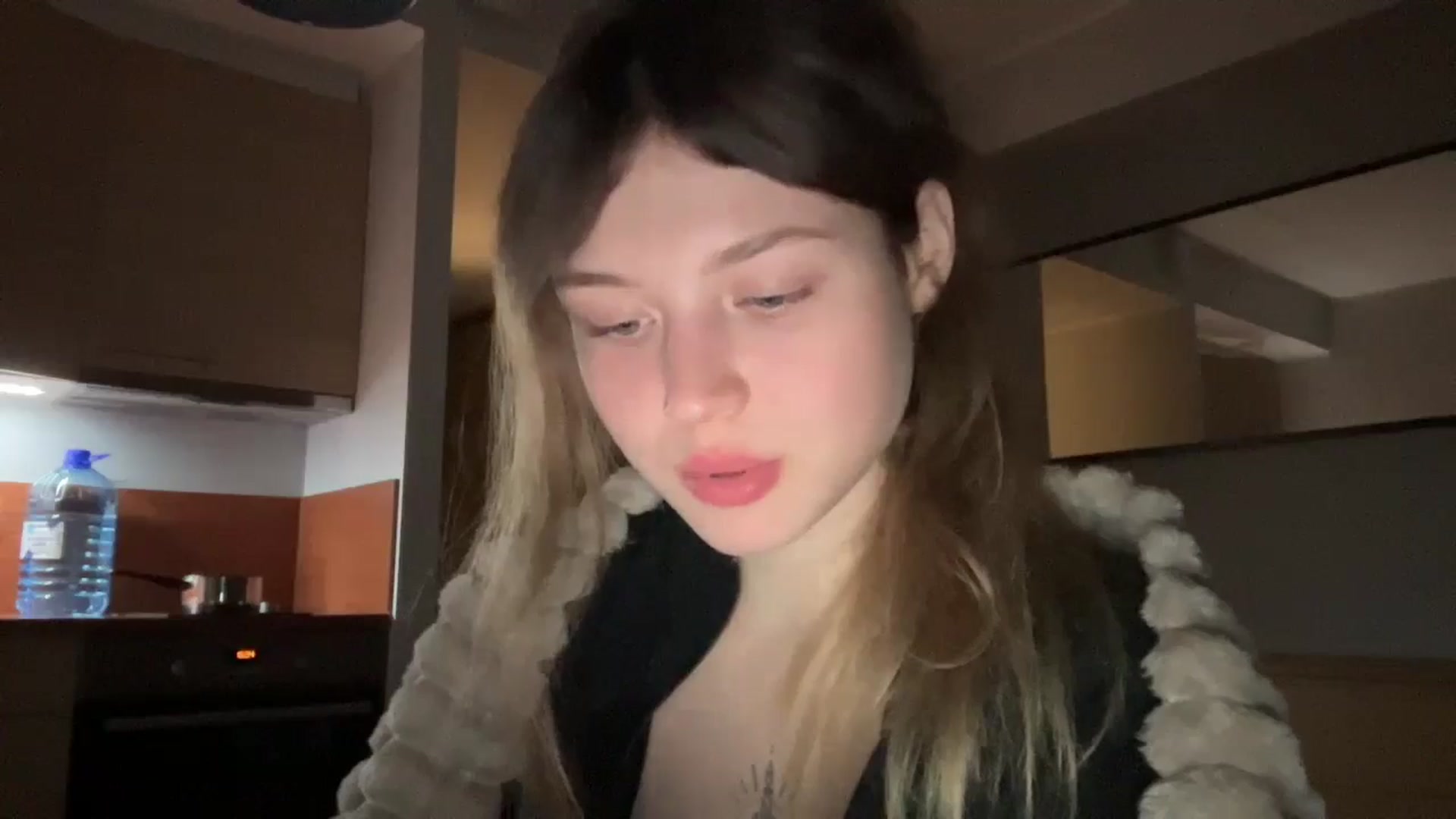 Gallery image thumbnail from Coconut_dream's myfreecams stream on, 12/10/2024, 20:38 image 7 of 20