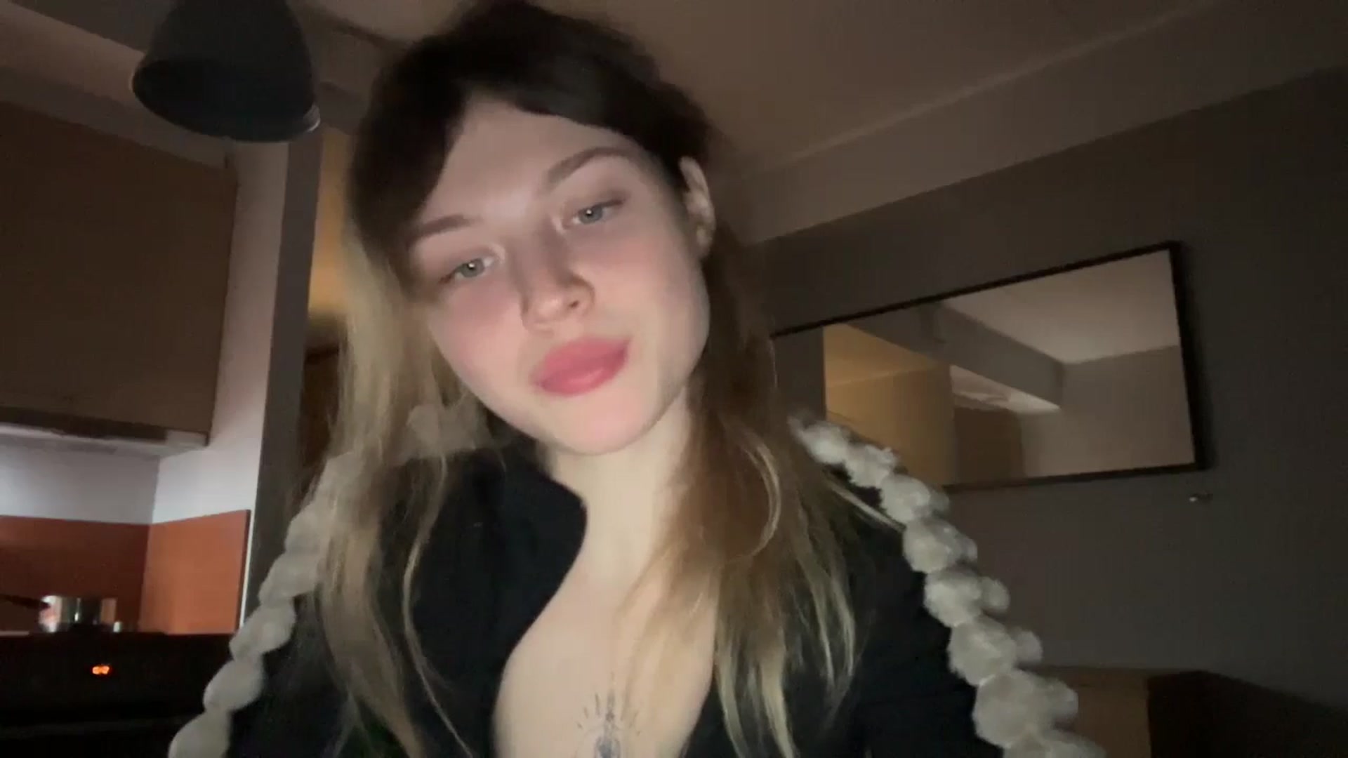 Gallery image thumbnail from Coconut_dream's myfreecams stream on, 12/10/2024, 20:38 image 12 of 20