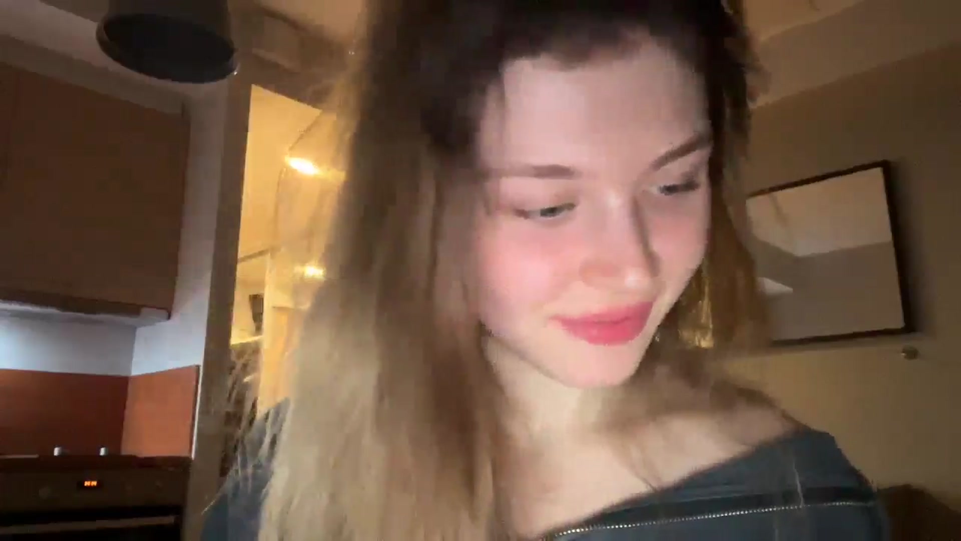 Gallery image thumbnail from Coconut_dream's myfreecams stream on, 12/11/2024, 19:05 image 17 of 20