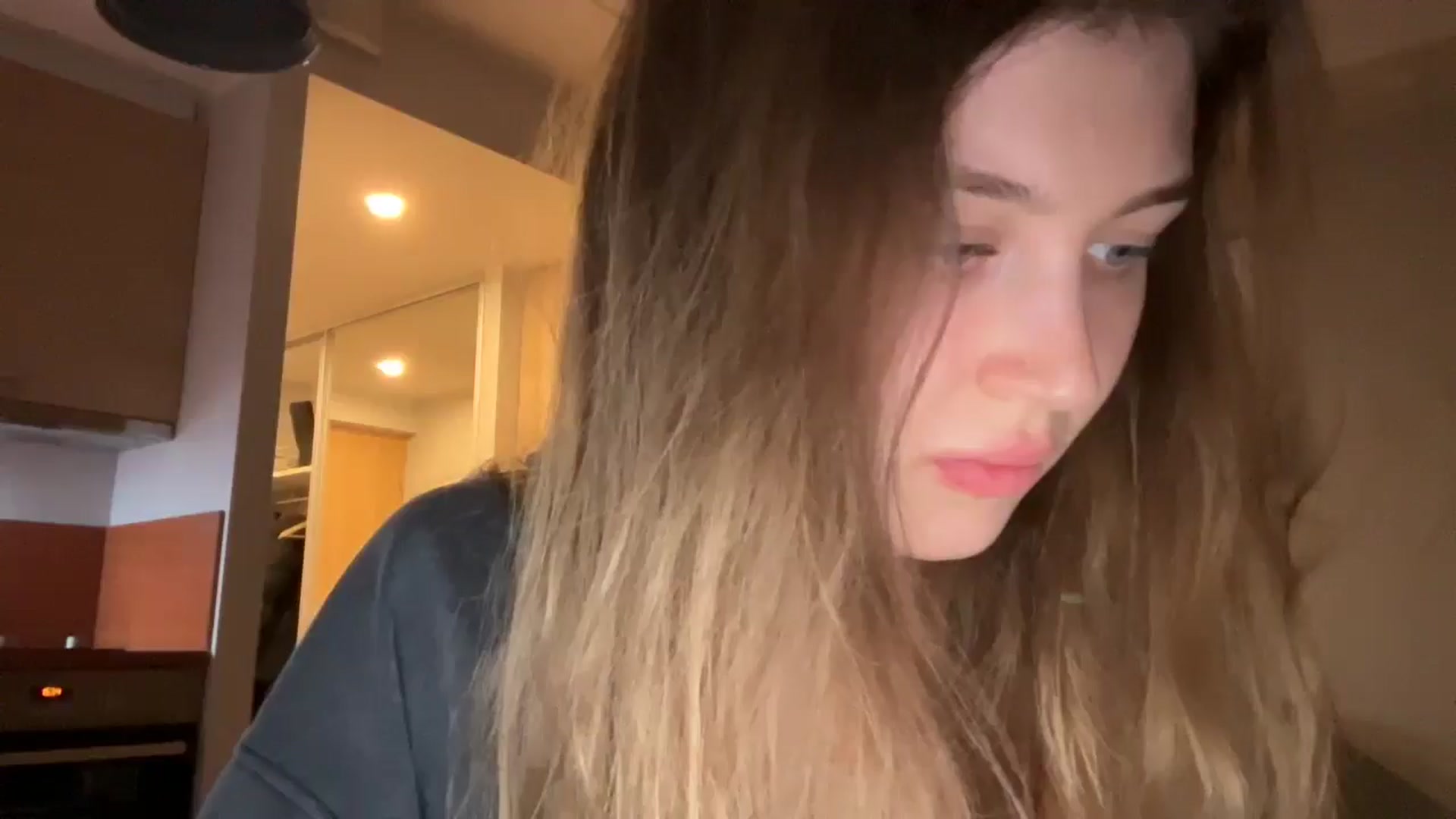 Gallery image thumbnail from Coconut_dream's myfreecams stream on, 12/11/2024, 20:41 image 3 of 20