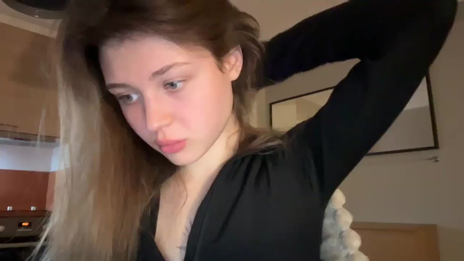 Gallery image thumbnail from Coconut_dream's myfreecams stream on, 12/12/2024, 21:12 image 7 of 20
