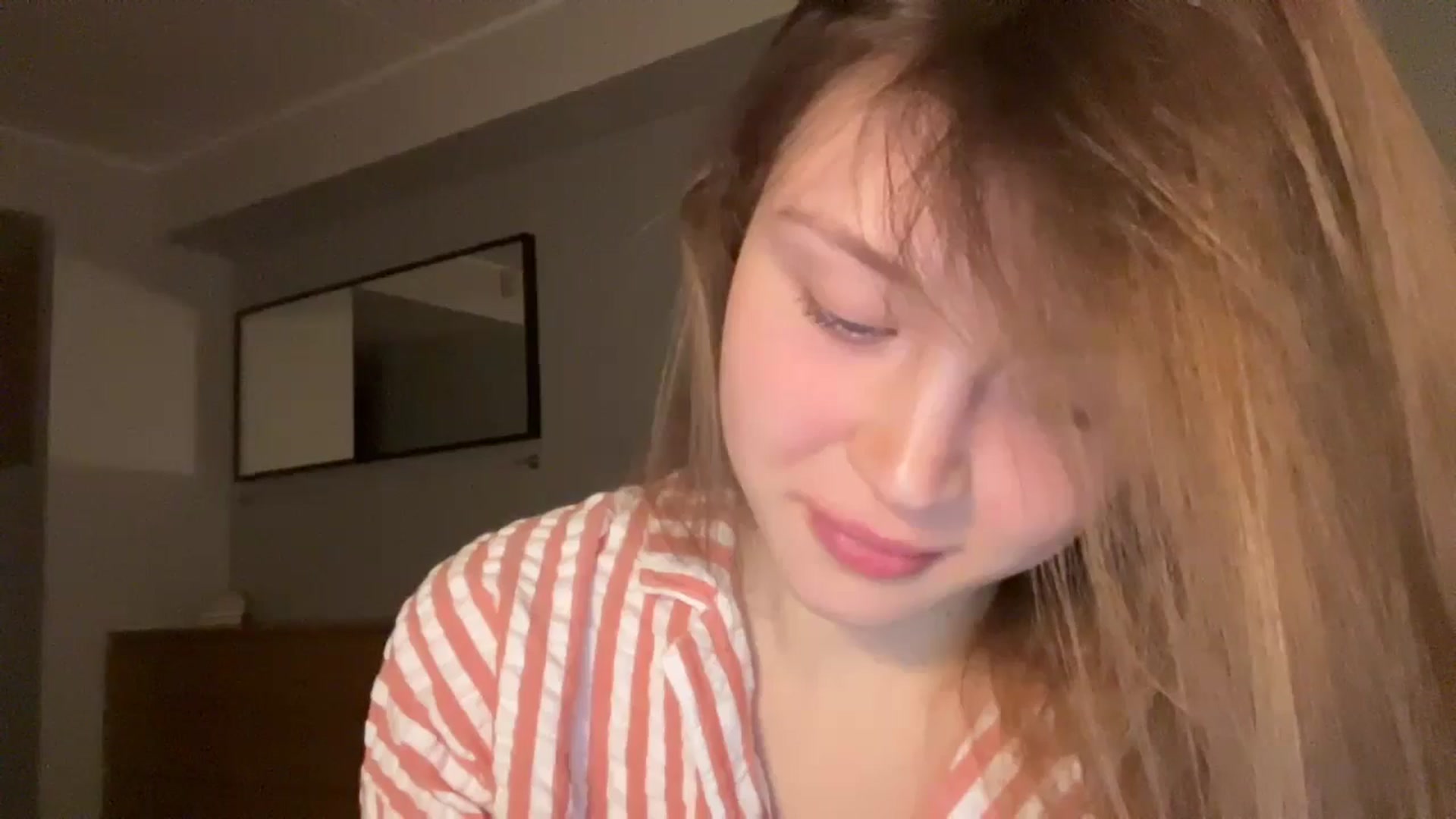 Gallery image thumbnail from Coconut_dream's myfreecams stream on, 12/13/2024, 20:16 image 15 of 20