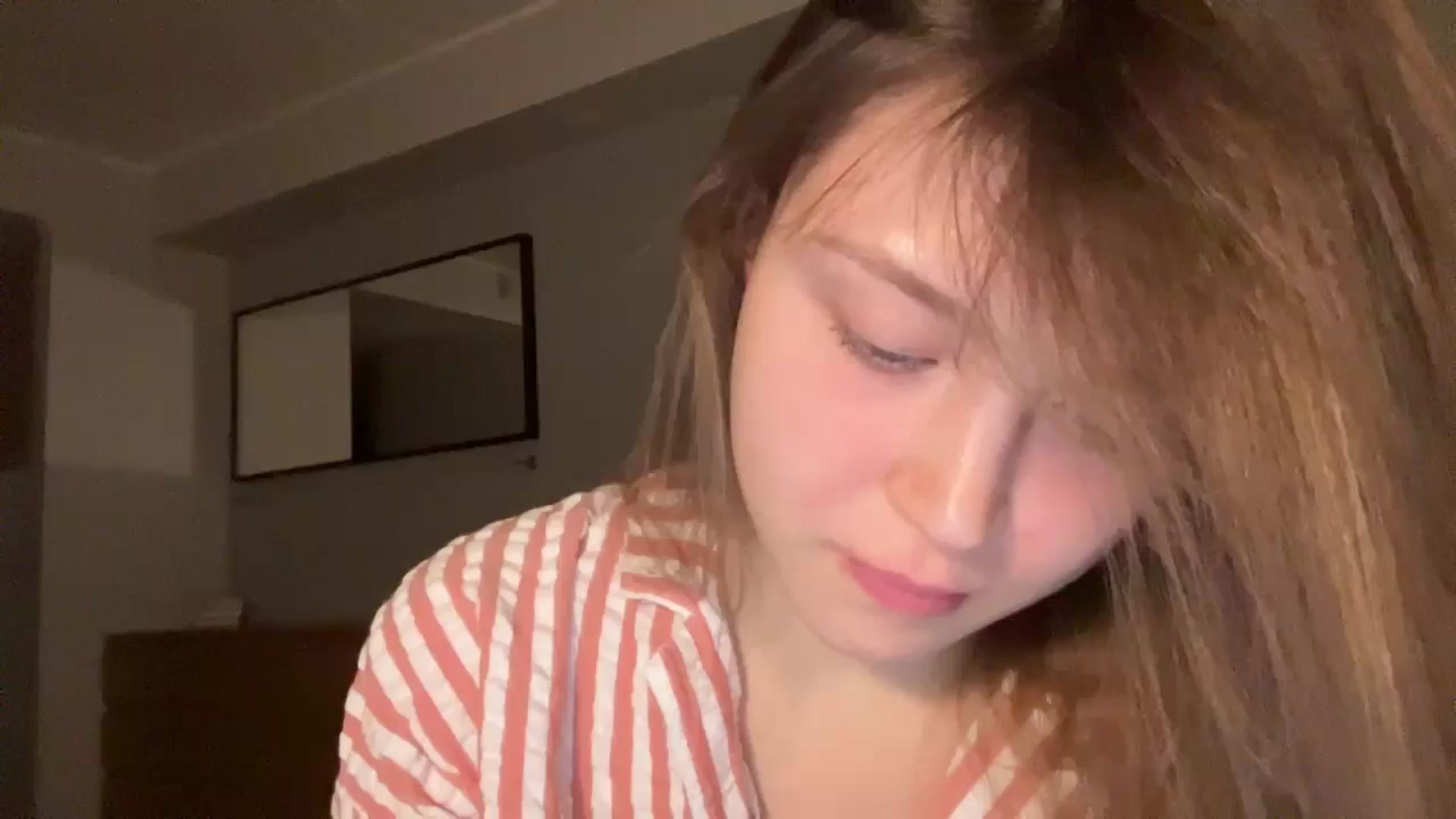 Gallery image thumbnail from Coconut_dream's myfreecams stream on, 12/13/2024, 20:16 image 17 of 20