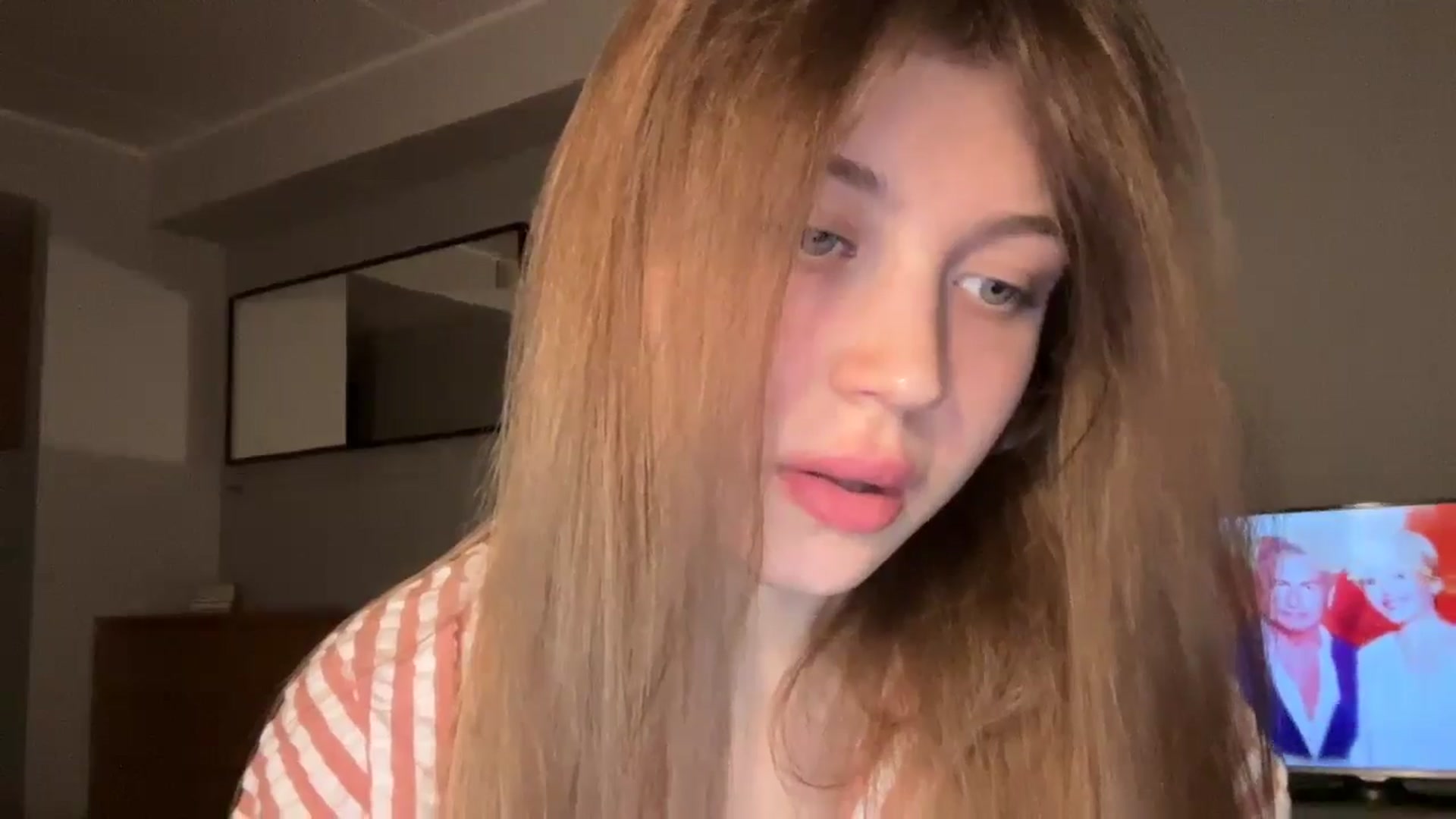 Gallery image thumbnail from Coconut_dream's myfreecams stream on, 12/13/2024, 20:16 image 4 of 20