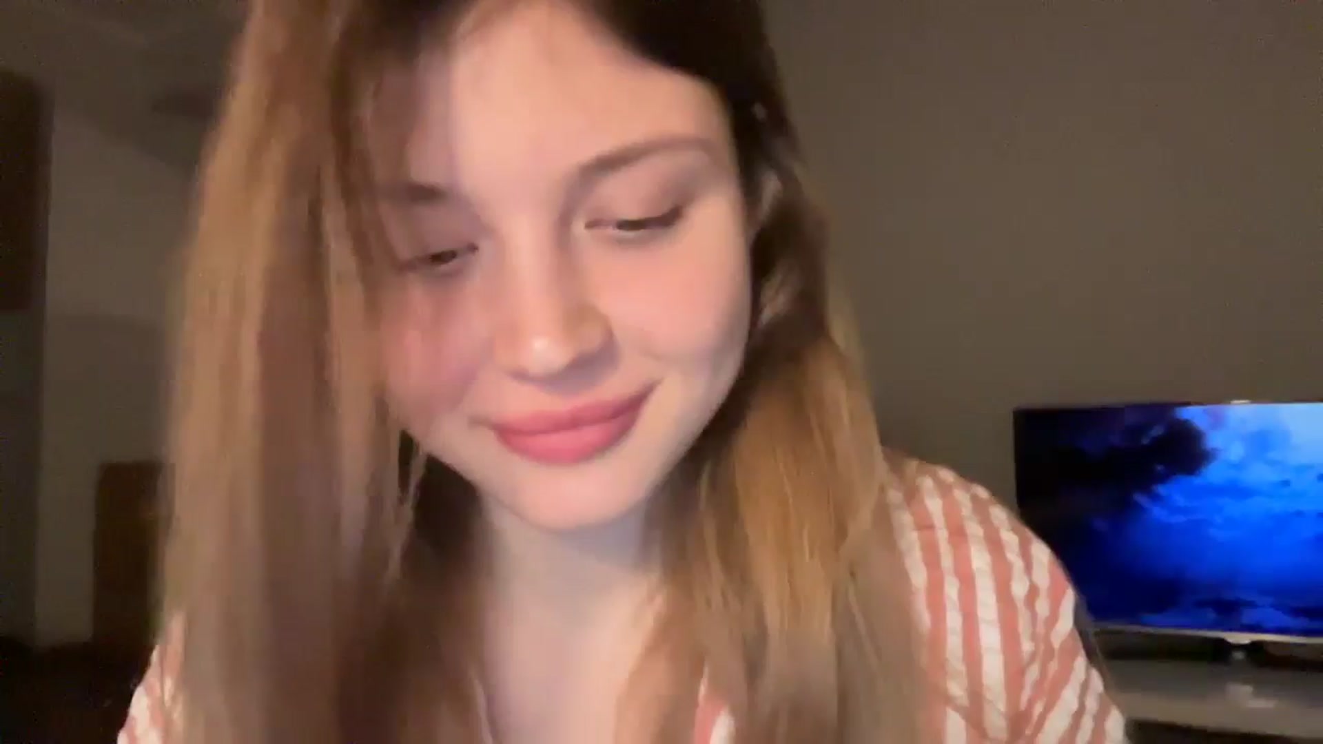 Gallery image thumbnail from Coconut_dream's myfreecams stream on, 12/13/2024, 21:54 image 17 of 20