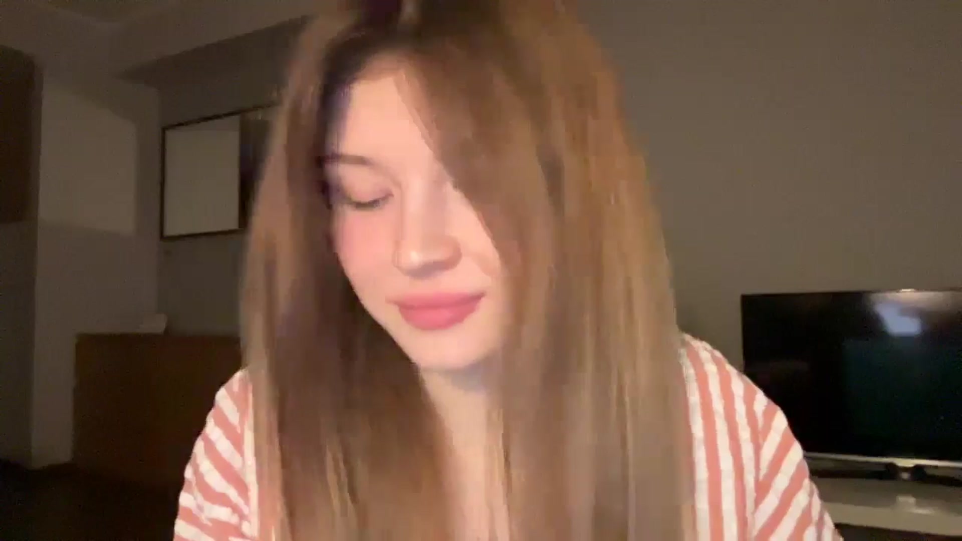 Gallery image thumbnail from Coconut_dream's myfreecams stream on, 12/13/2024, 21:54 image 18 of 20