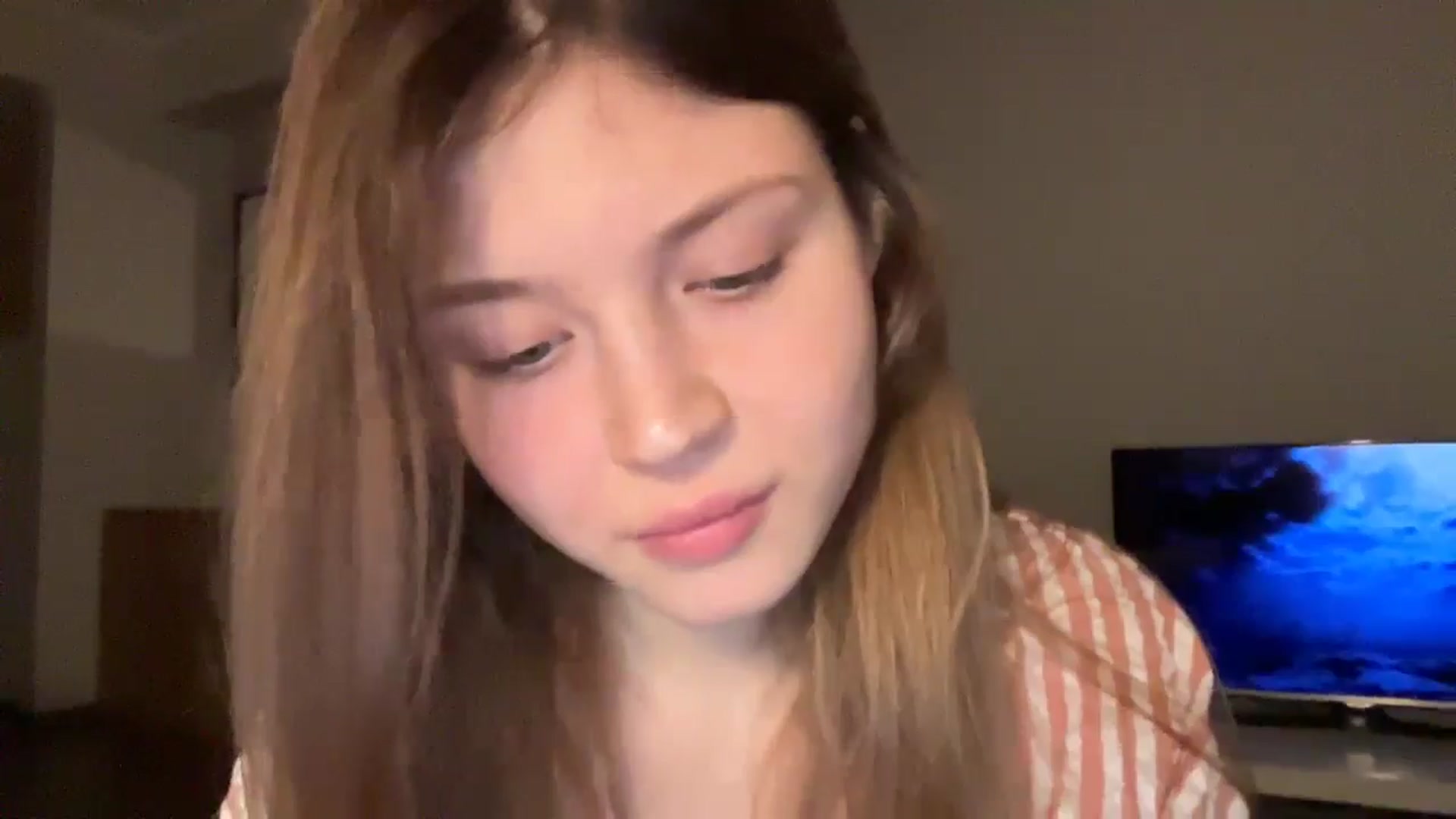 Gallery image thumbnail from Coconut_dream's myfreecams stream on, 12/13/2024, 21:54 image 16 of 20