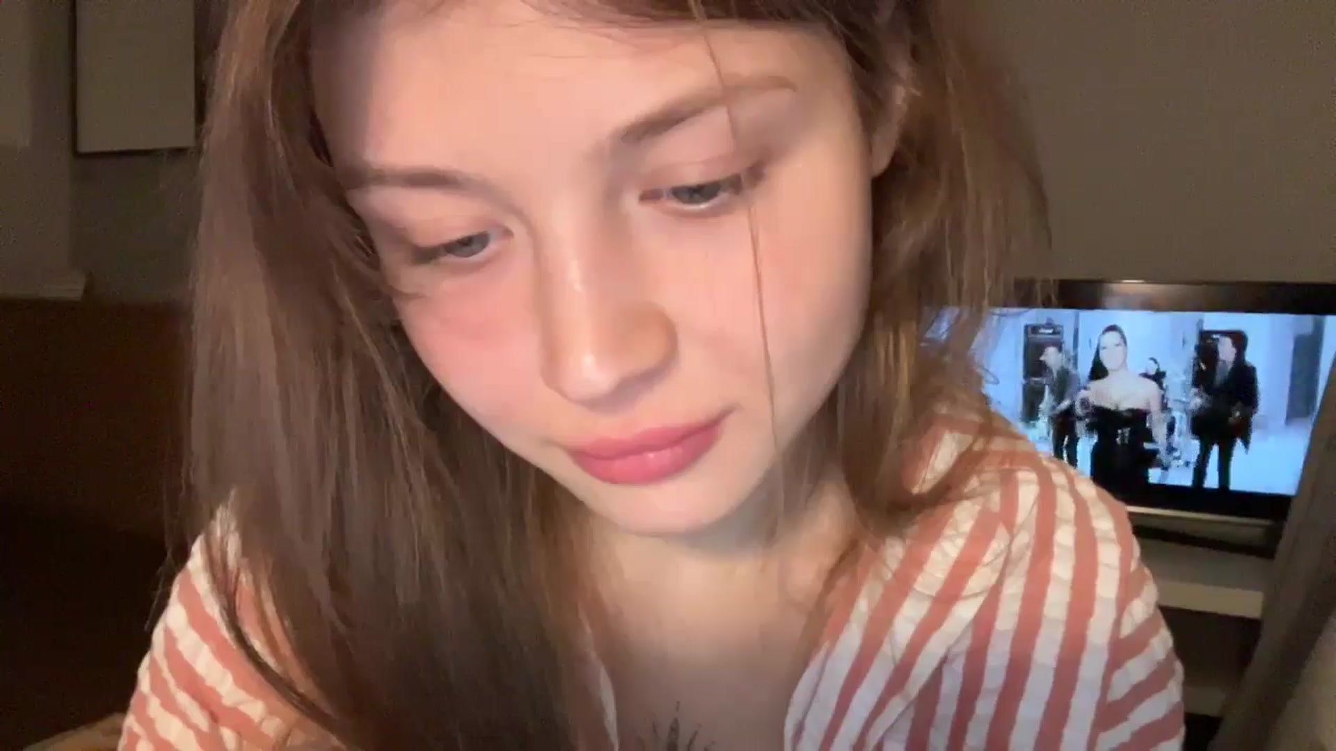 Gallery image thumbnail from Coconut_dream's myfreecams stream on, 12/13/2024, 21:54 image 3 of 20
