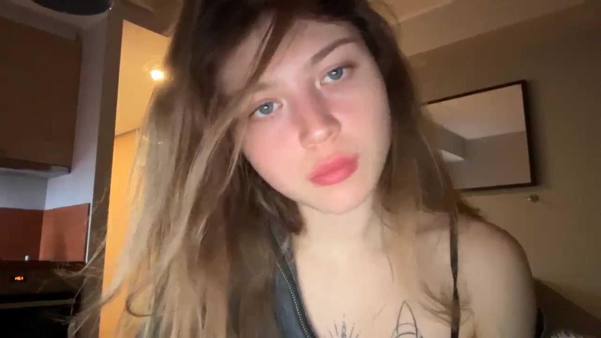 Gallery image thumbnail from Coconut_dream's myfreecams stream on, 12/14/2024, 20:11 image 3 of 20