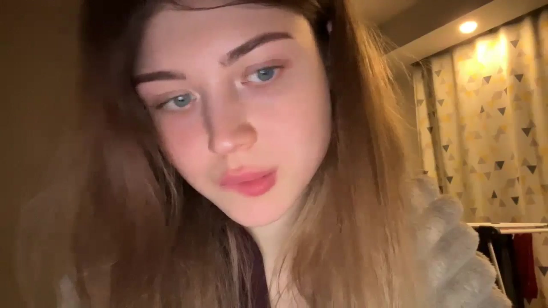 Gallery image thumbnail from Coconut_dream's myfreecams stream on, 12/16/2024, 19:13 image 15 of 20