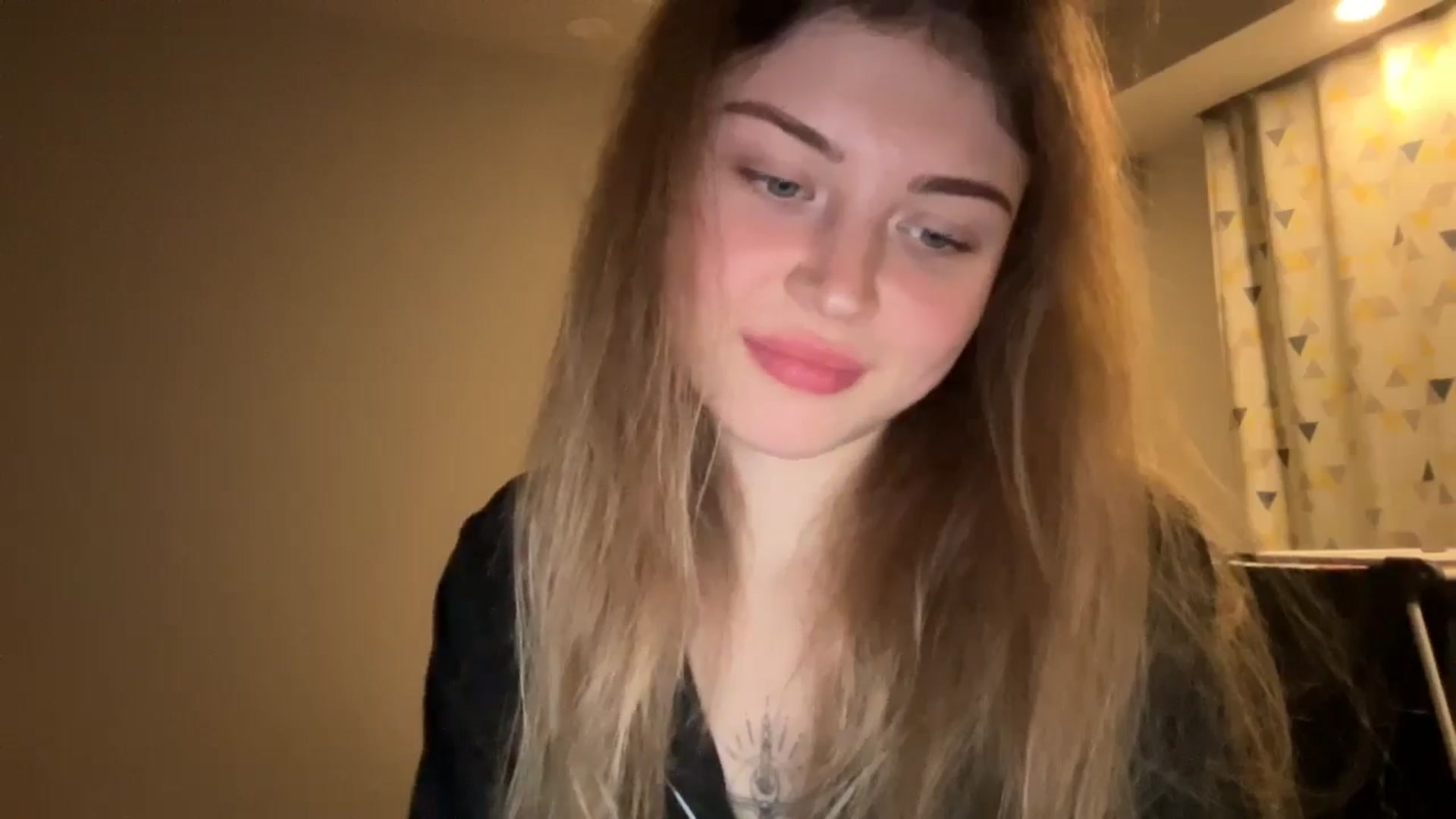 Gallery image thumbnail from Coconut_dream's myfreecams stream on, 12/16/2024, 22:25 image 12 of 20