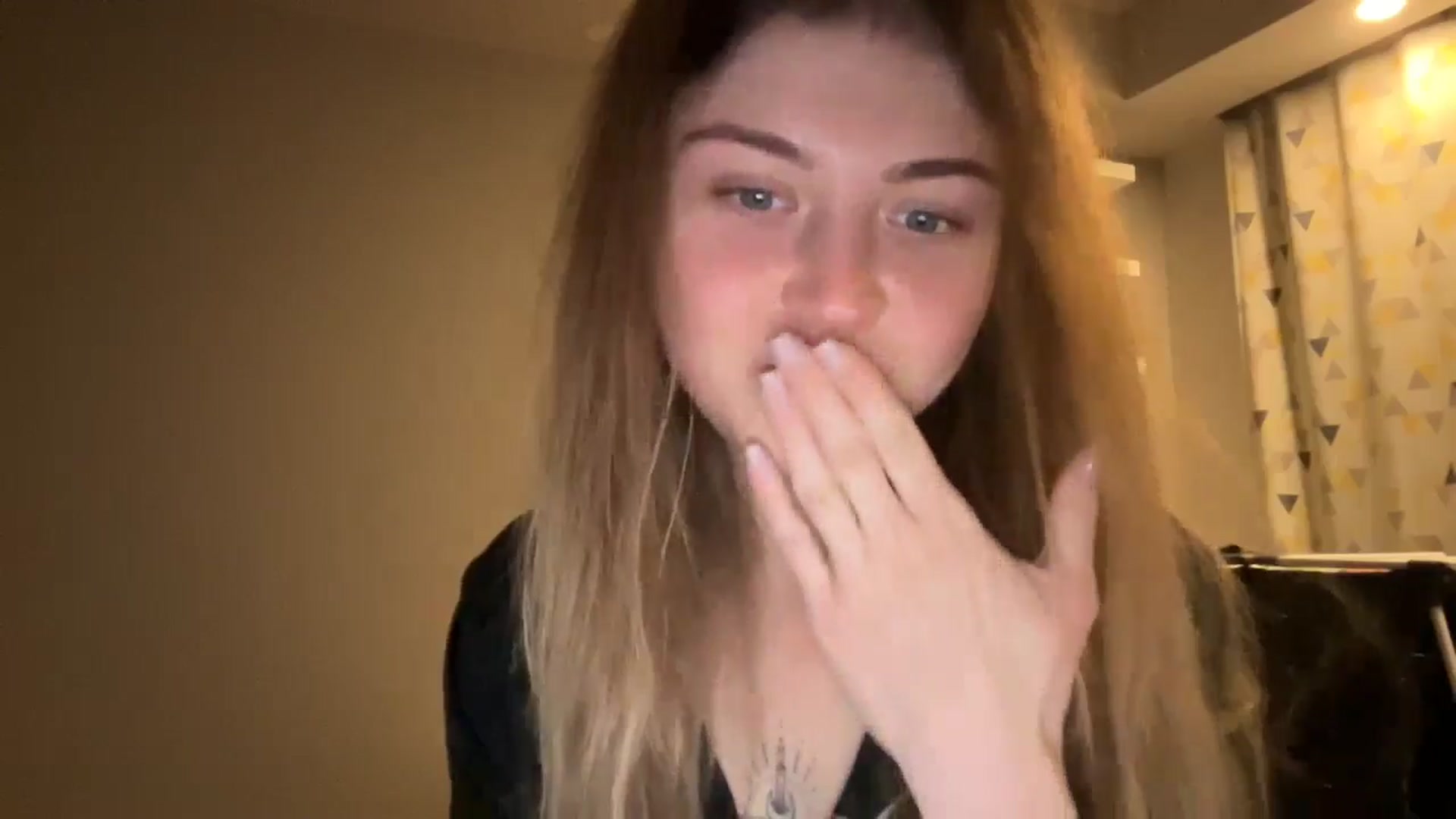 Gallery image thumbnail from Coconut_dream's myfreecams stream on, 12/16/2024, 22:25 image 14 of 20