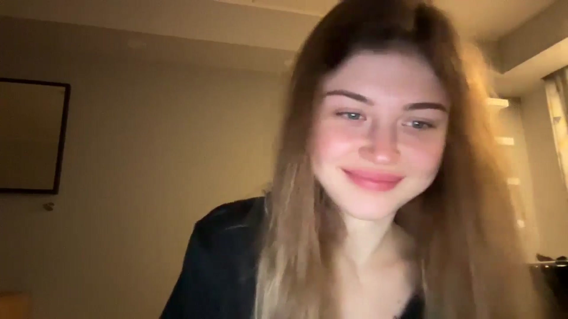 Gallery image thumbnail from Coconut_dream's myfreecams stream on, 12/16/2024, 22:25 image 8 of 20