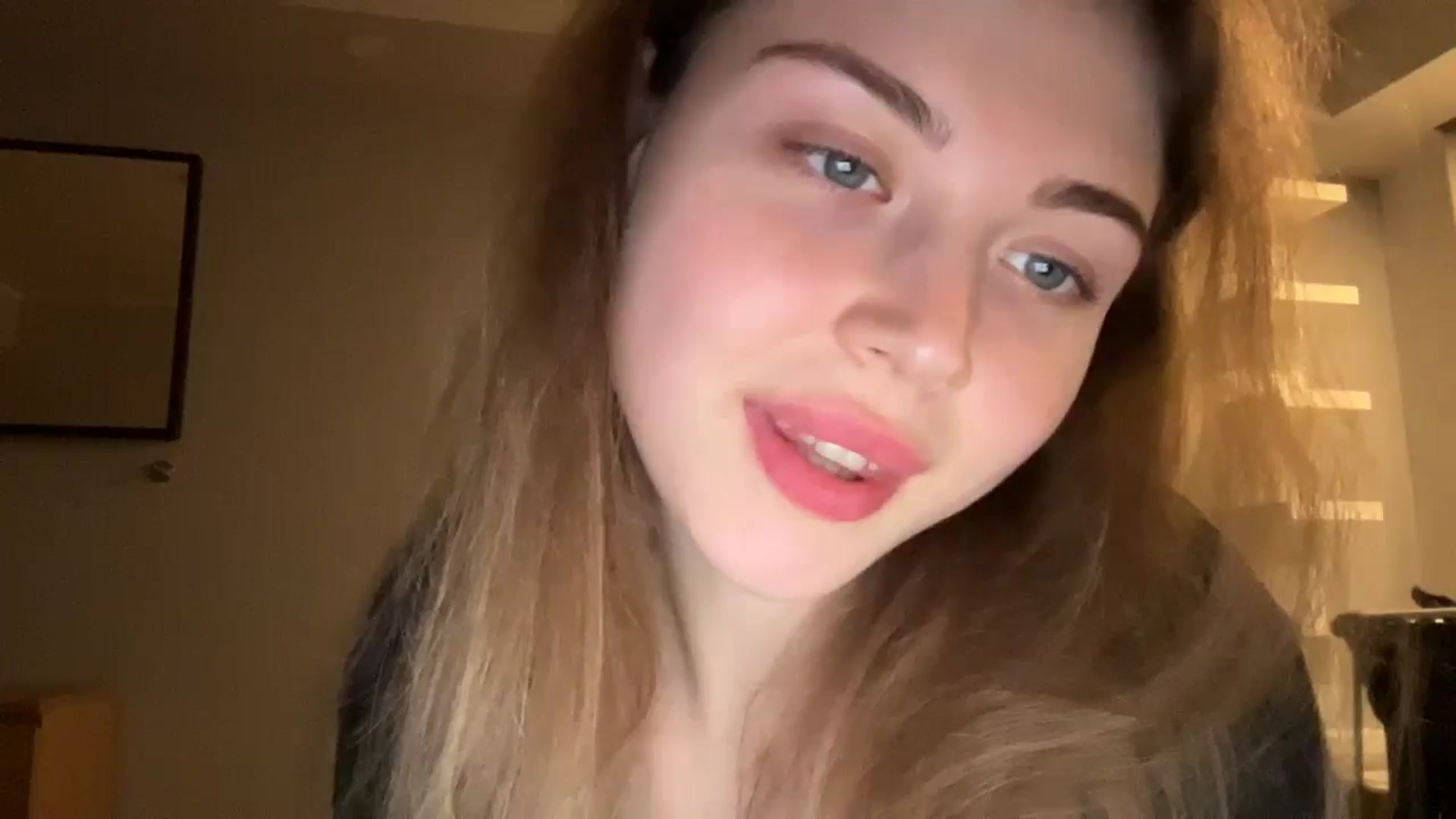 Gallery image thumbnail from Coconut_dream's myfreecams stream on, 12/16/2024, 22:25 image 1 of 20