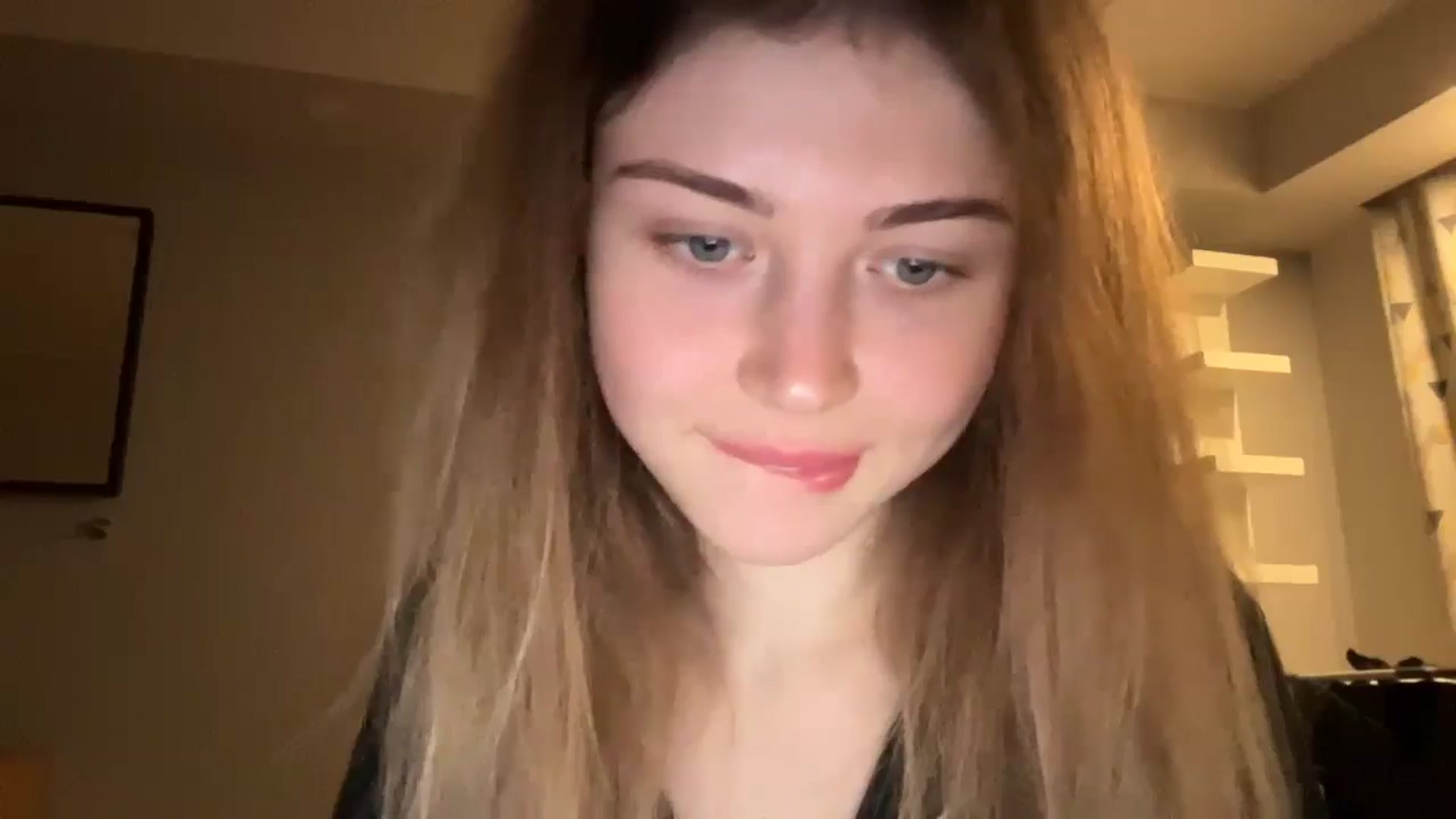 Gallery image thumbnail from Coconut_dream's myfreecams stream on, 12/16/2024, 22:25 image 3 of 20