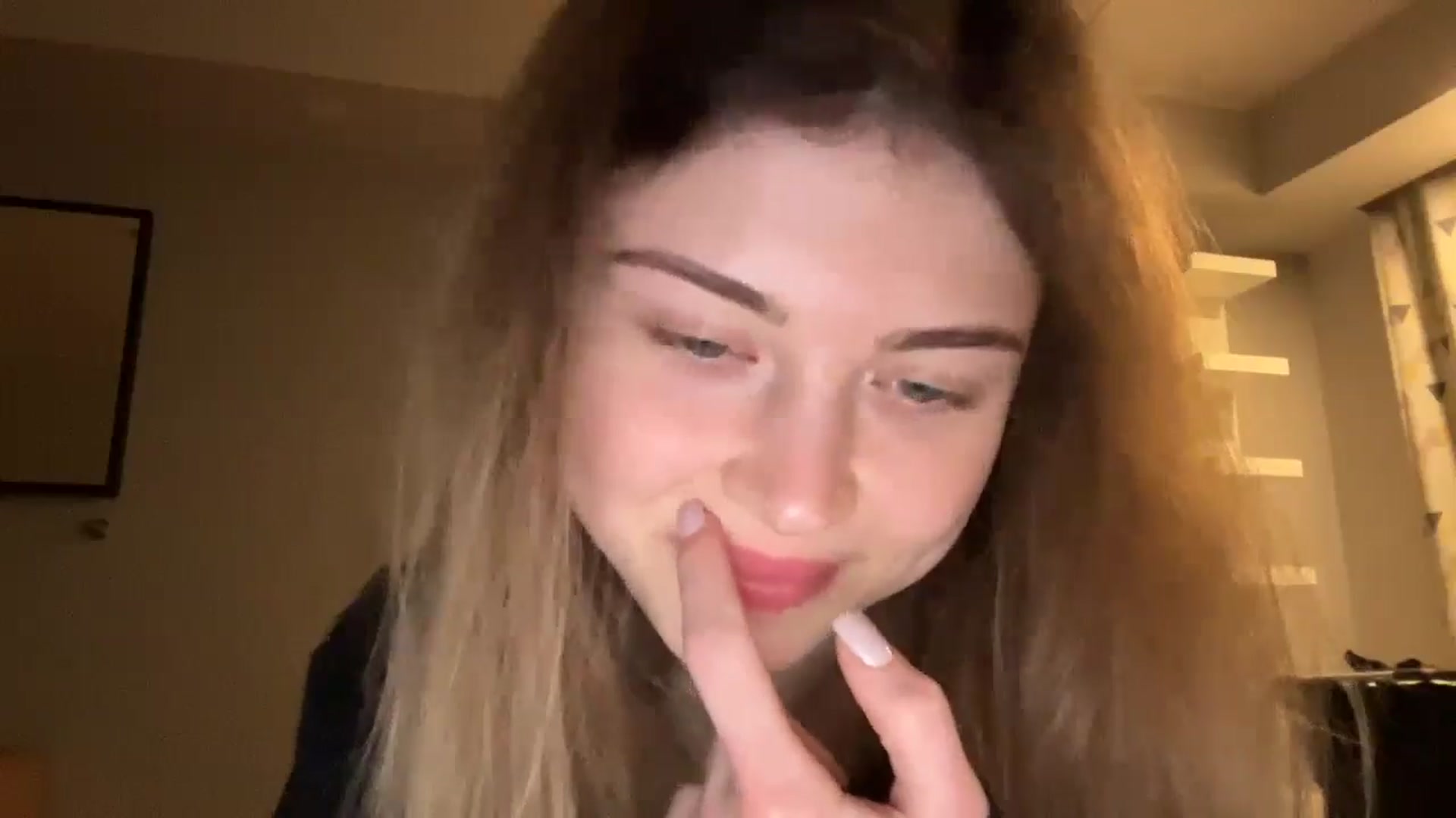 Gallery image thumbnail from Coconut_dream's myfreecams stream on, 12/16/2024, 22:25 image 5 of 20