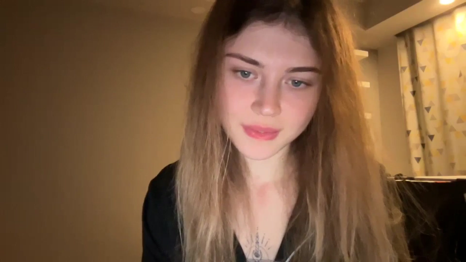 Gallery image thumbnail from Coconut_dream's myfreecams stream on, 12/16/2024, 22:25 image 16 of 20