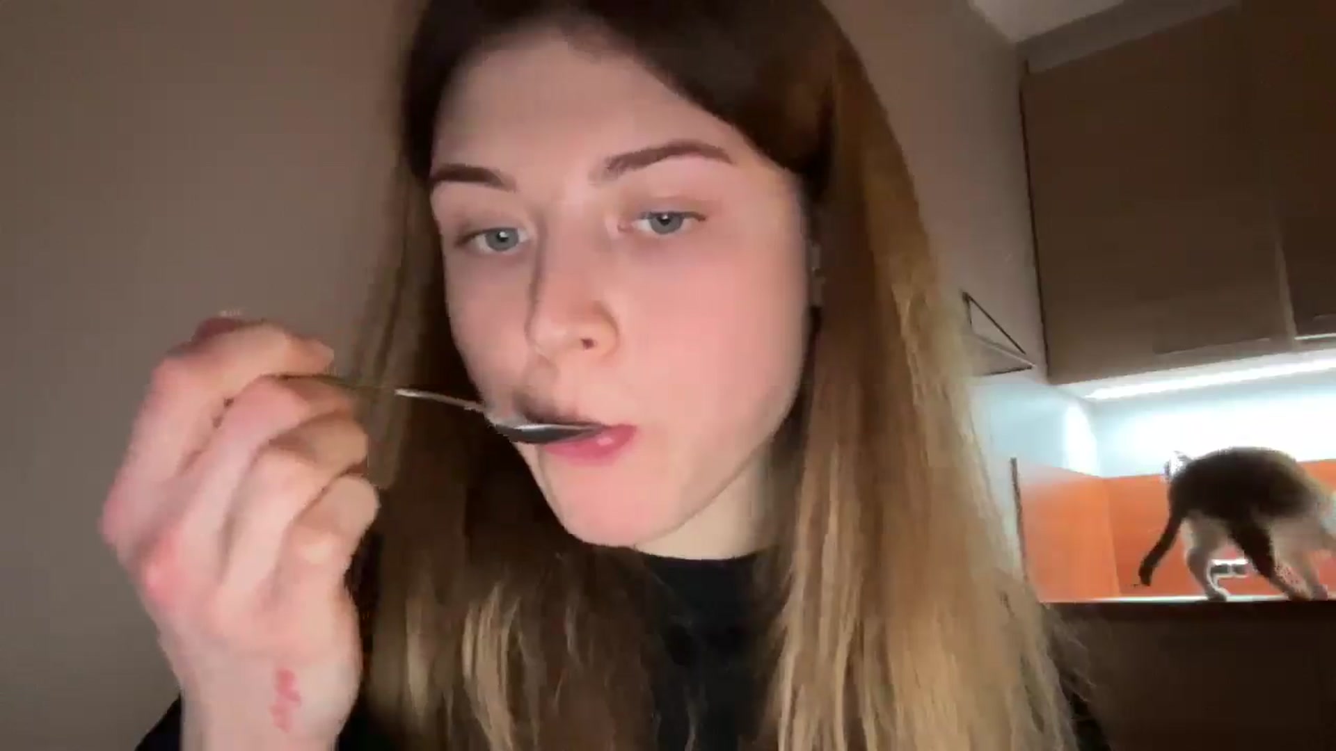 Gallery image thumbnail from Coconut_dream's myfreecams stream on, 12/18/2024, 14:32 image 3 of 20