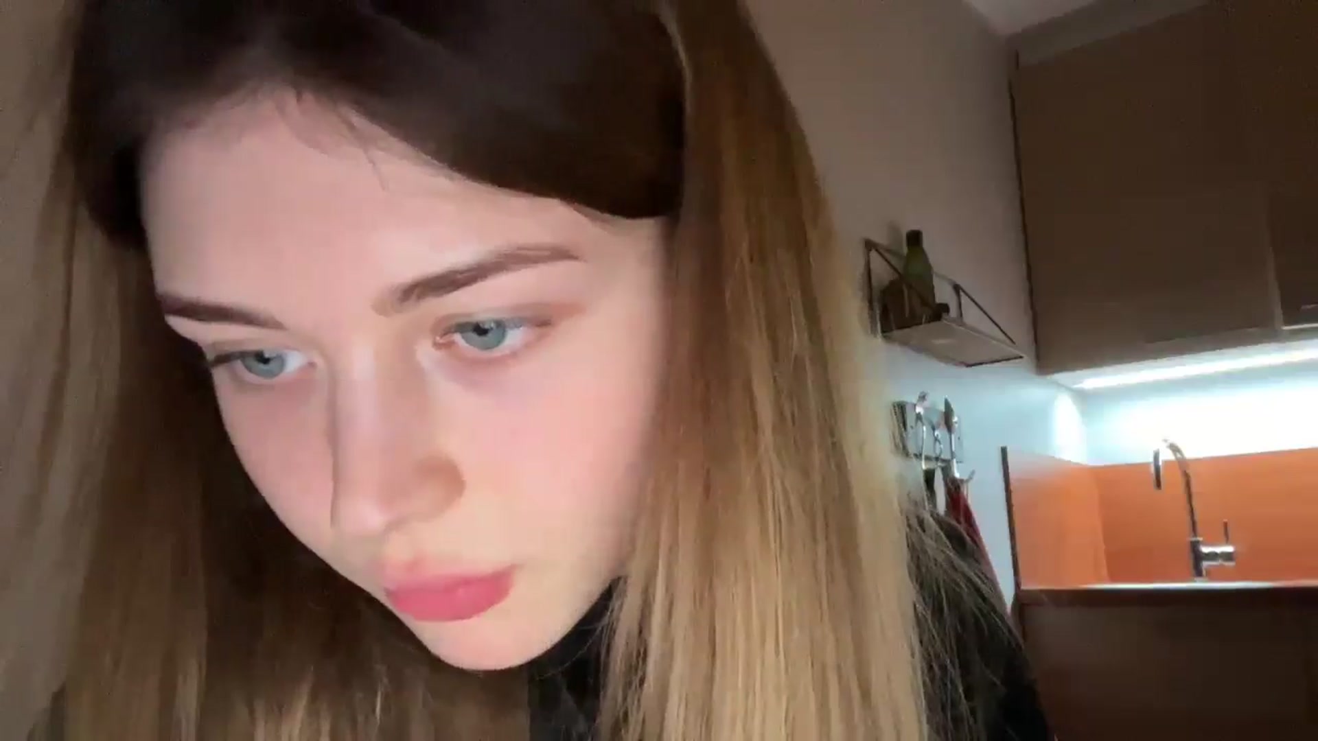 Gallery image thumbnail from Coconut_dream's myfreecams stream on, 12/18/2024, 14:32 image 6 of 20