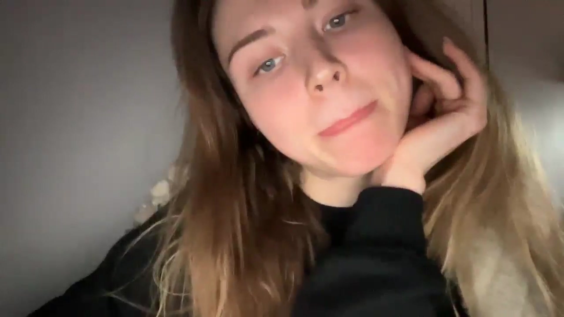 Gallery image thumbnail from Coconut_dream's myfreecams stream on, 12/18/2024, 18:18 image 6 of 20
