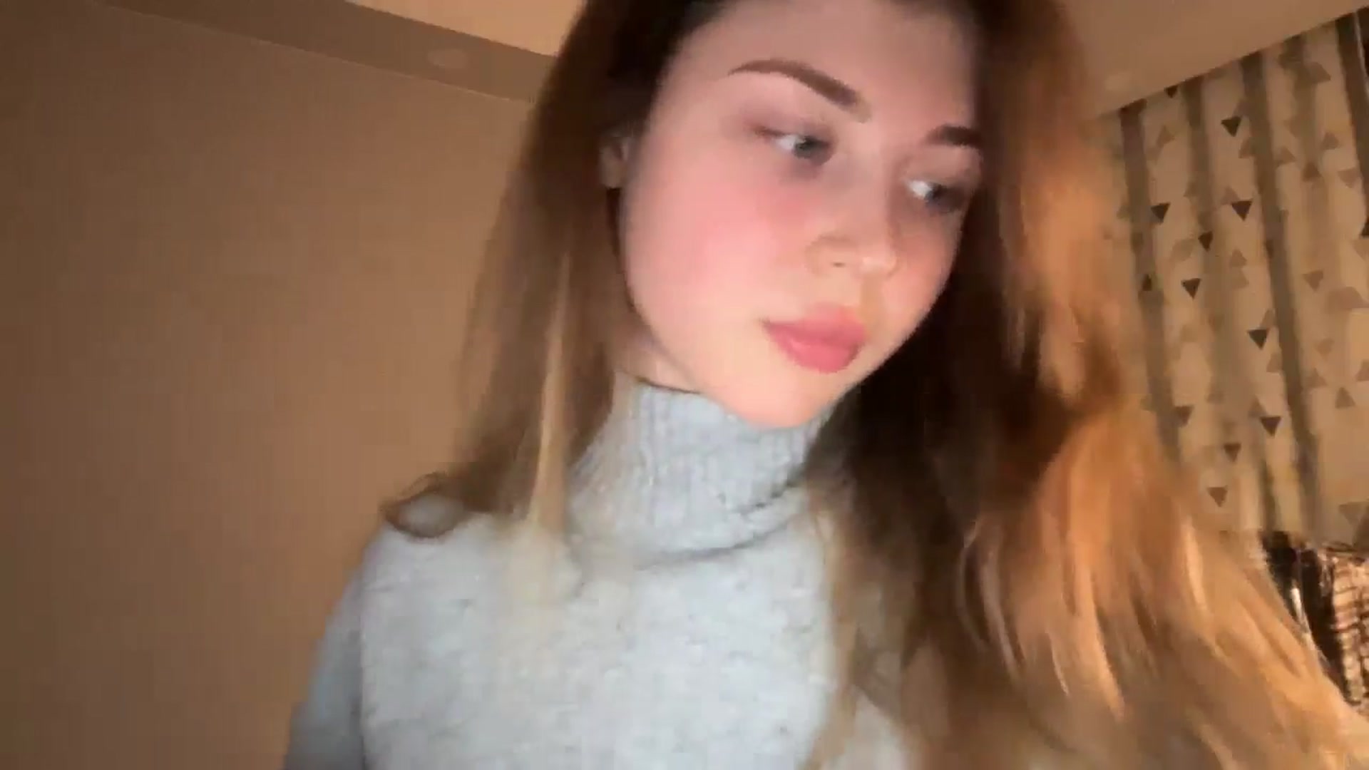 Gallery image thumbnail from Coconut_dream's myfreecams stream on, 12/19/2024, 21:40 image 3 of 20